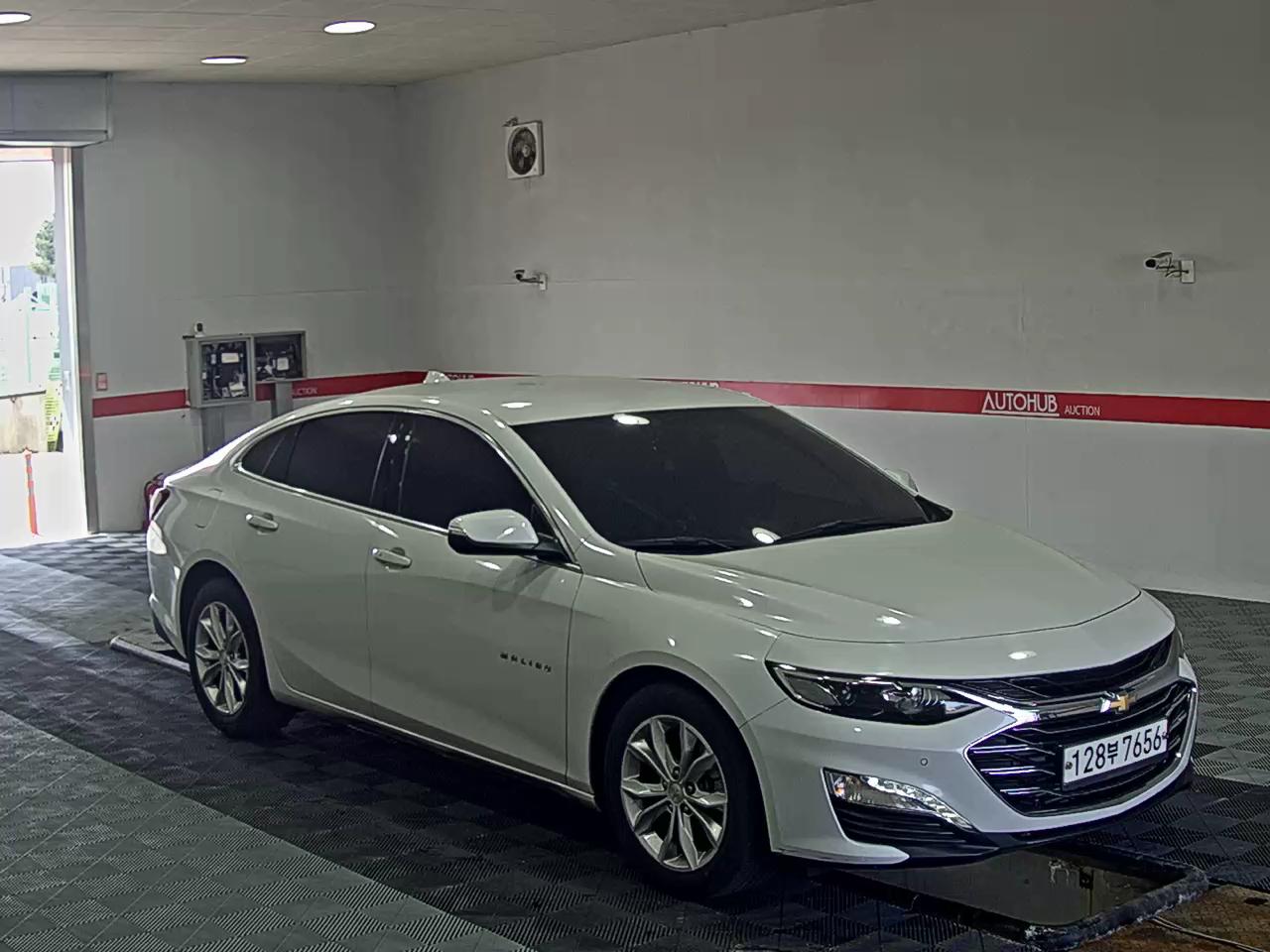 Chevrolet Malibu 2020 - Image 2