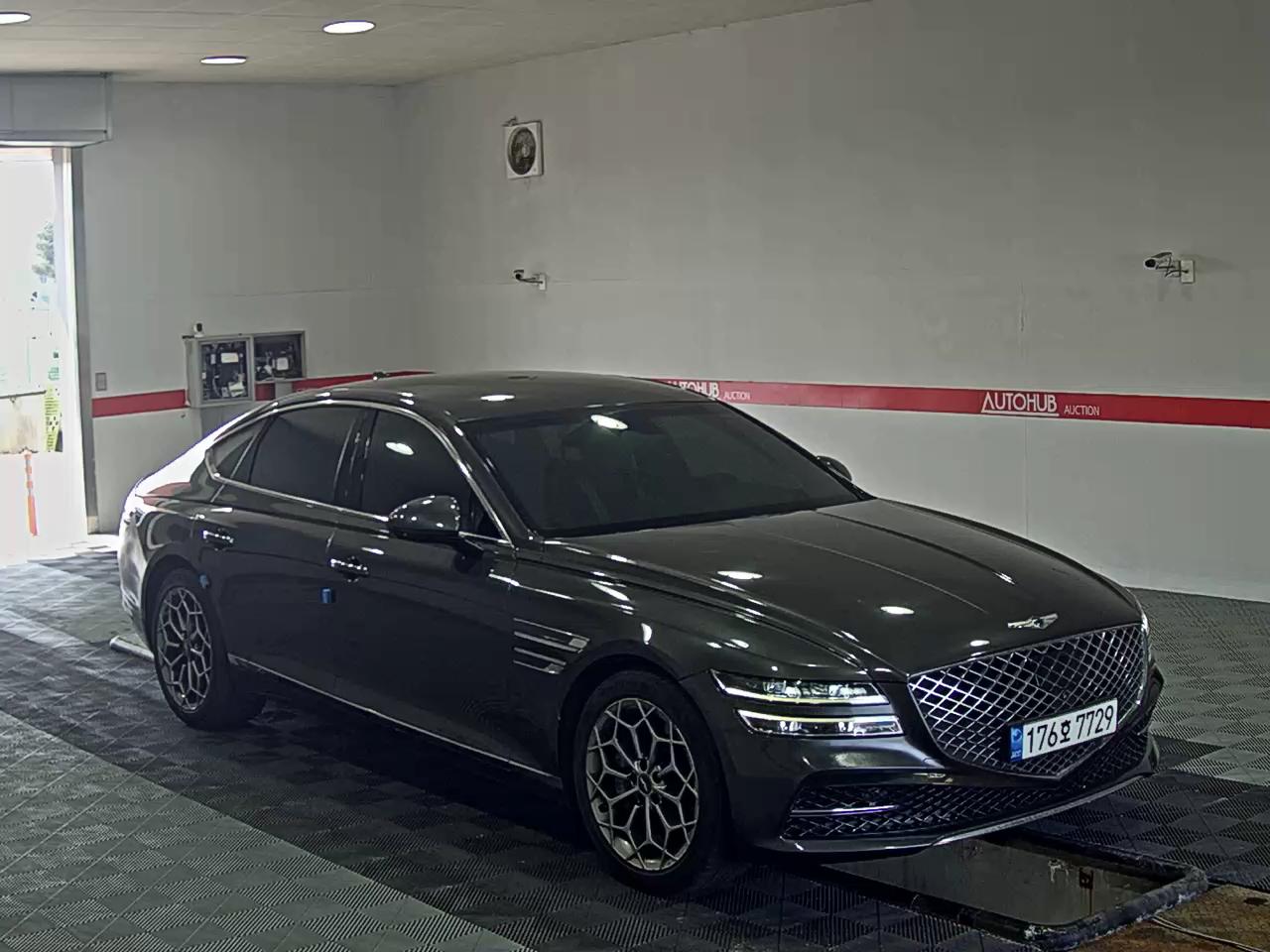 Hyundai Genesis 2022 - Image 2