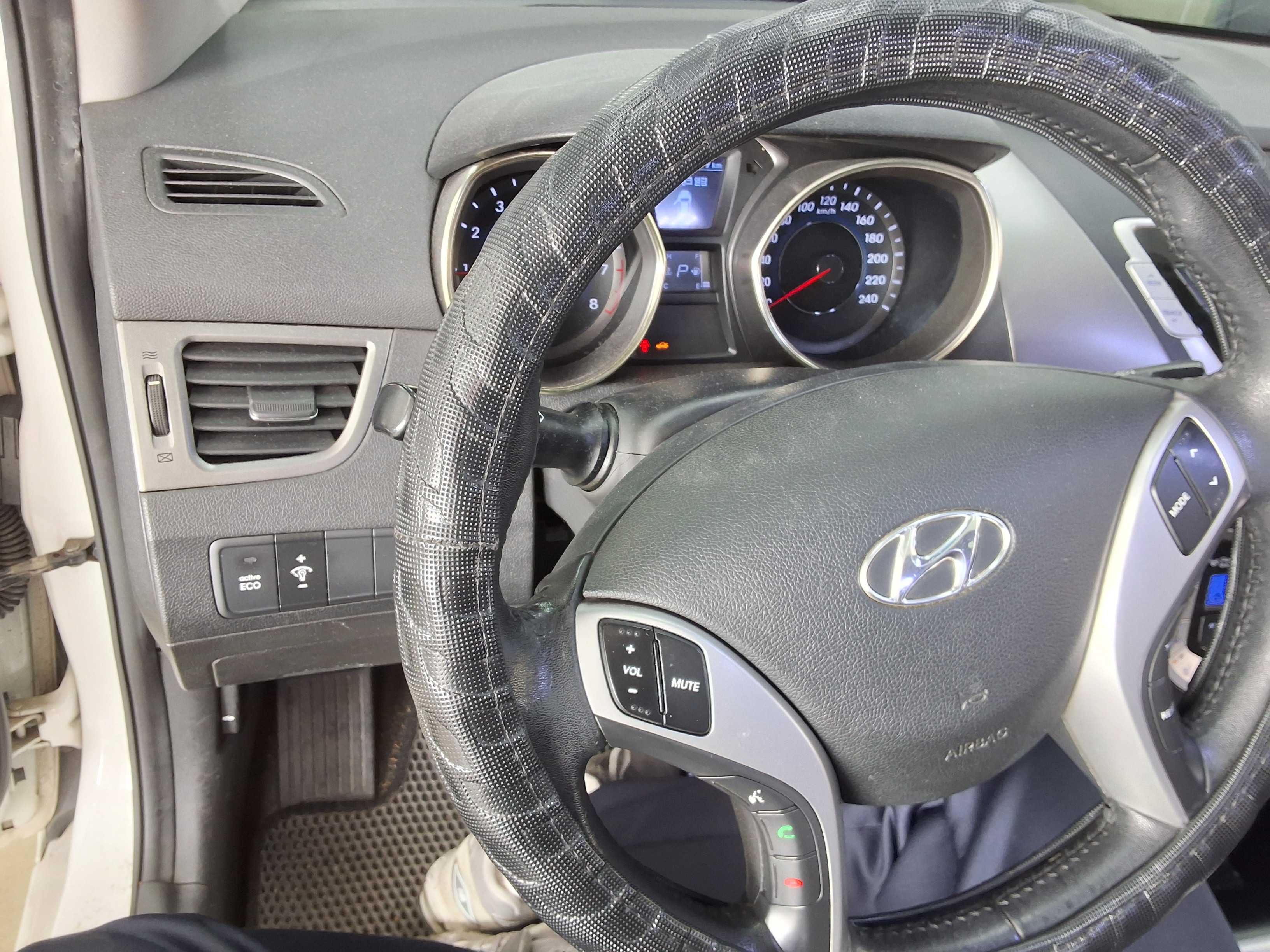 Hyundai Elantra 2011 - Image 16