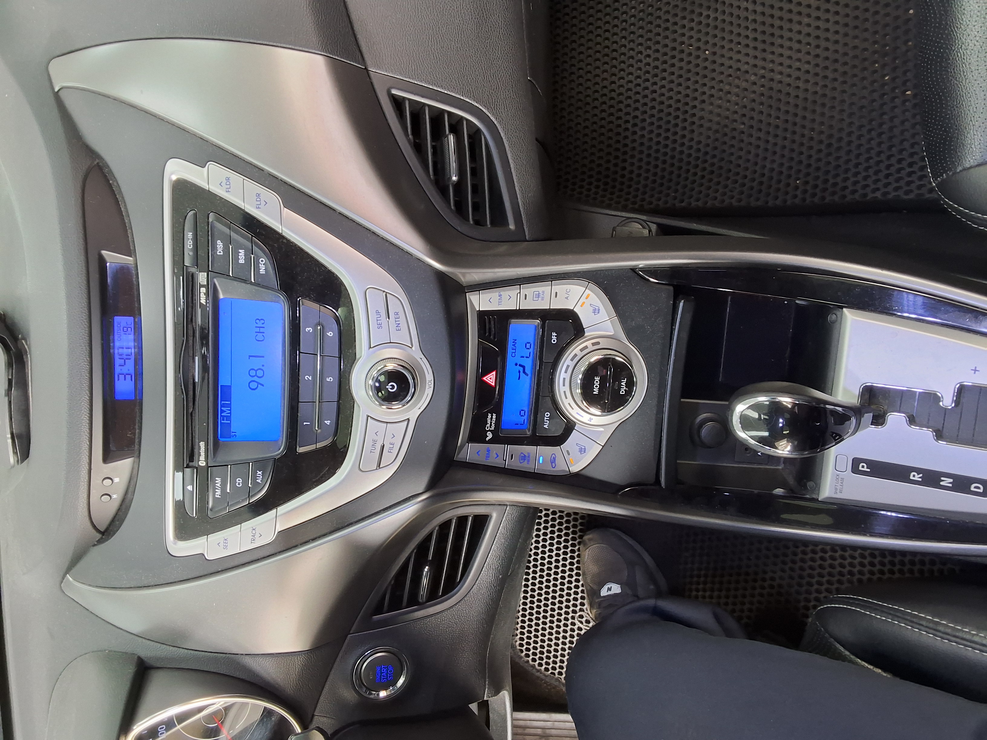 Hyundai Elantra 2011 - Image 10