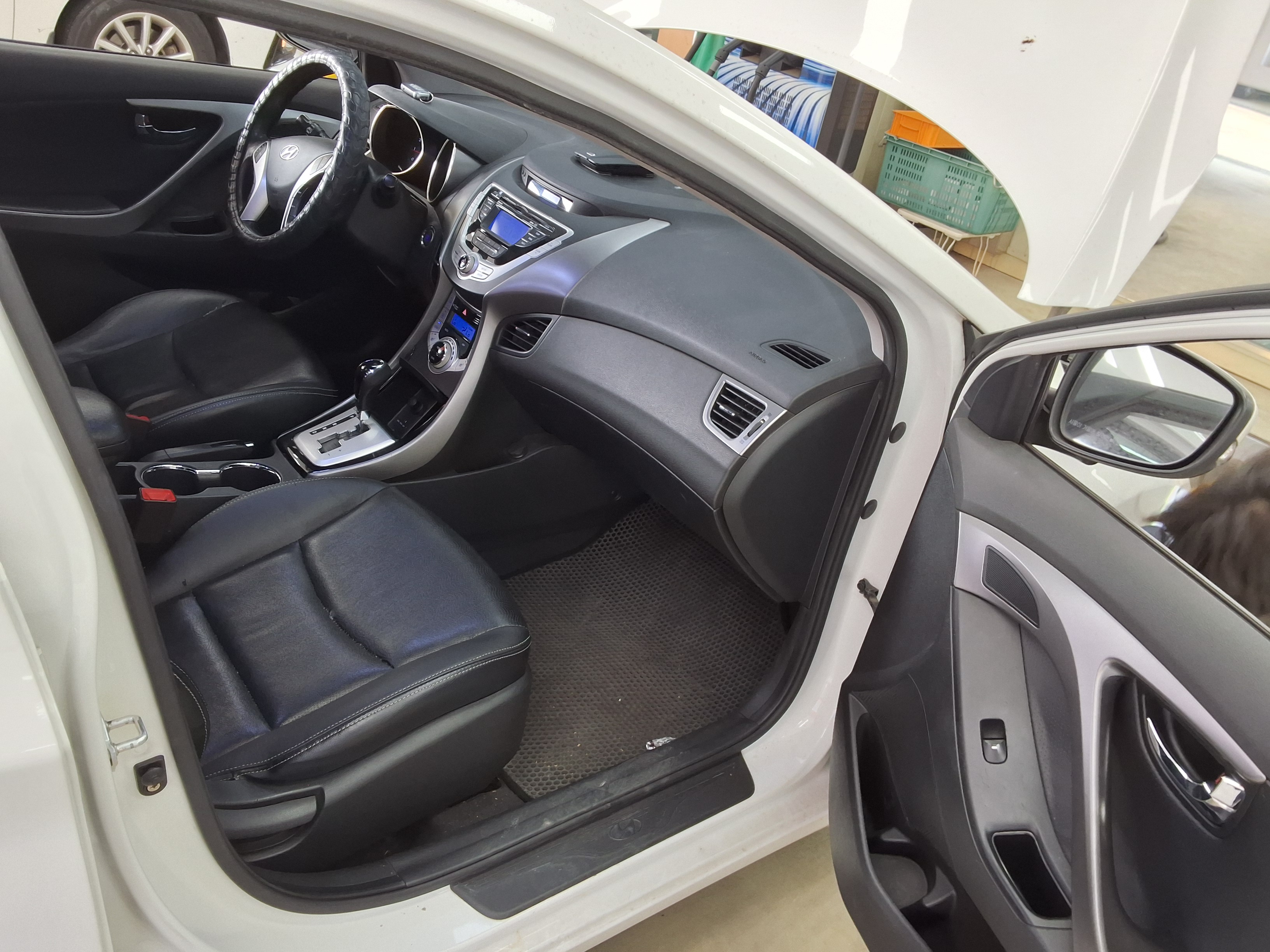 Hyundai Elantra 2011 - Image 13