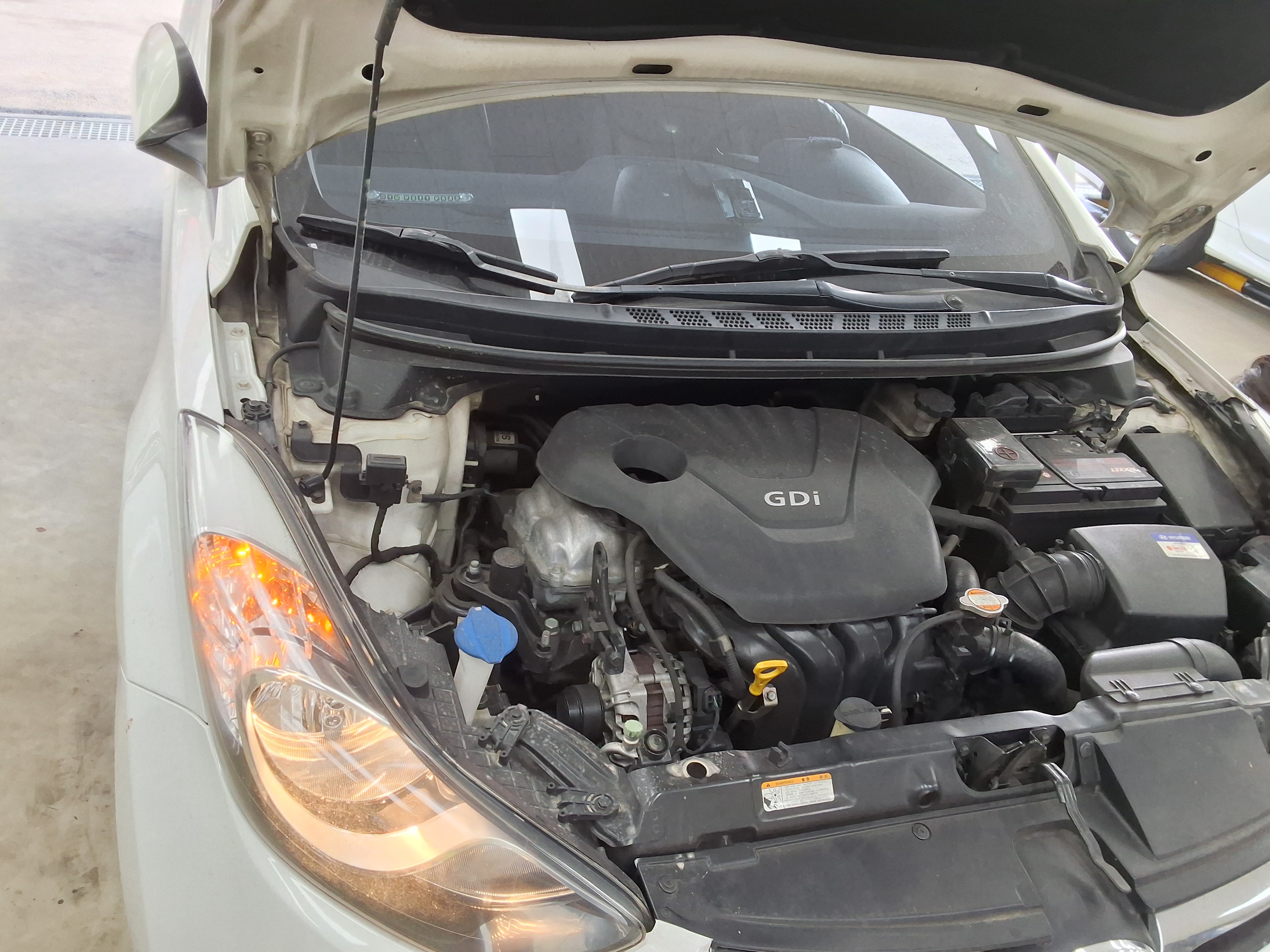 Hyundai Elantra 2011 - Image 20