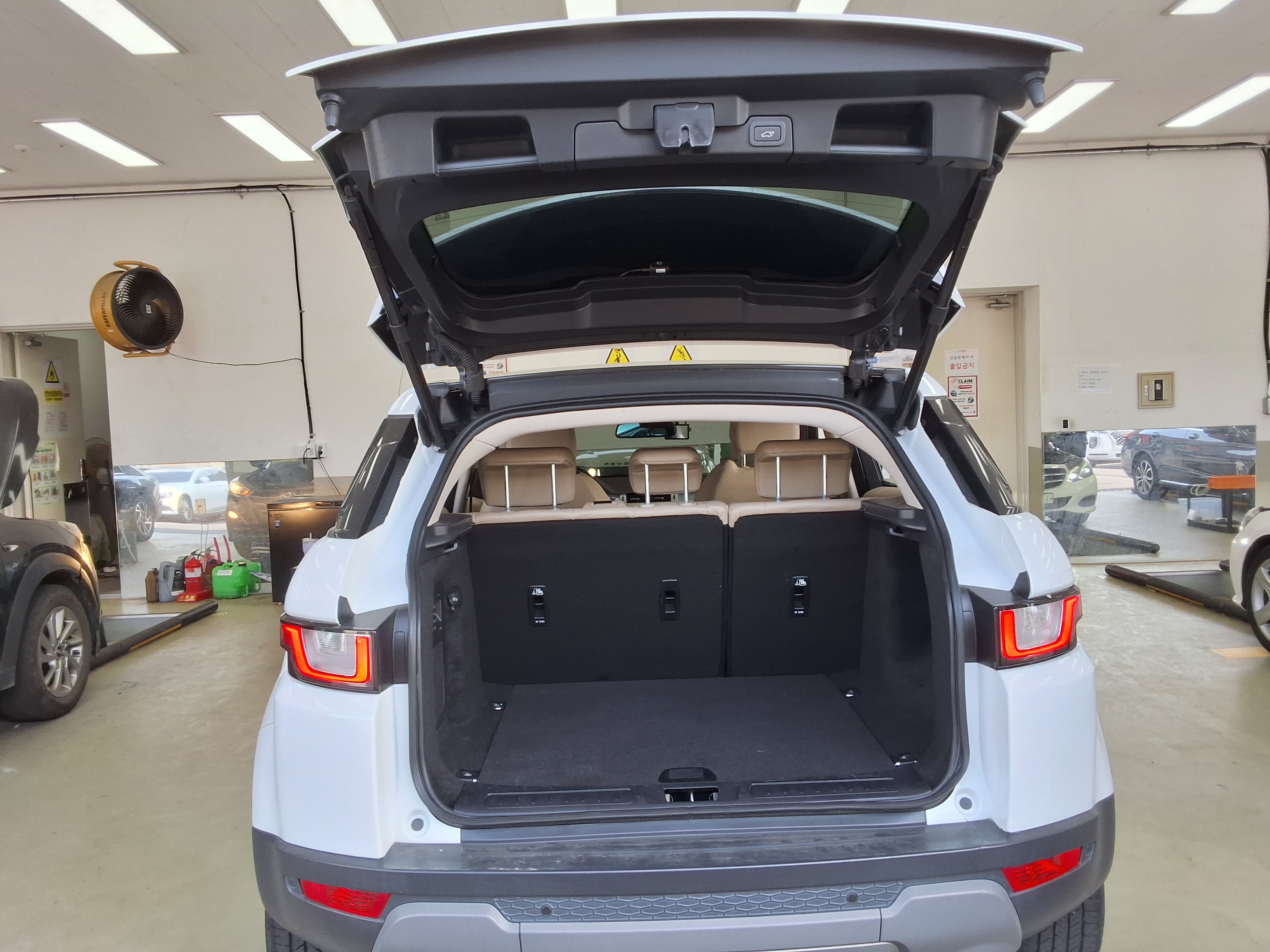 Land Rover Range Rover - 14