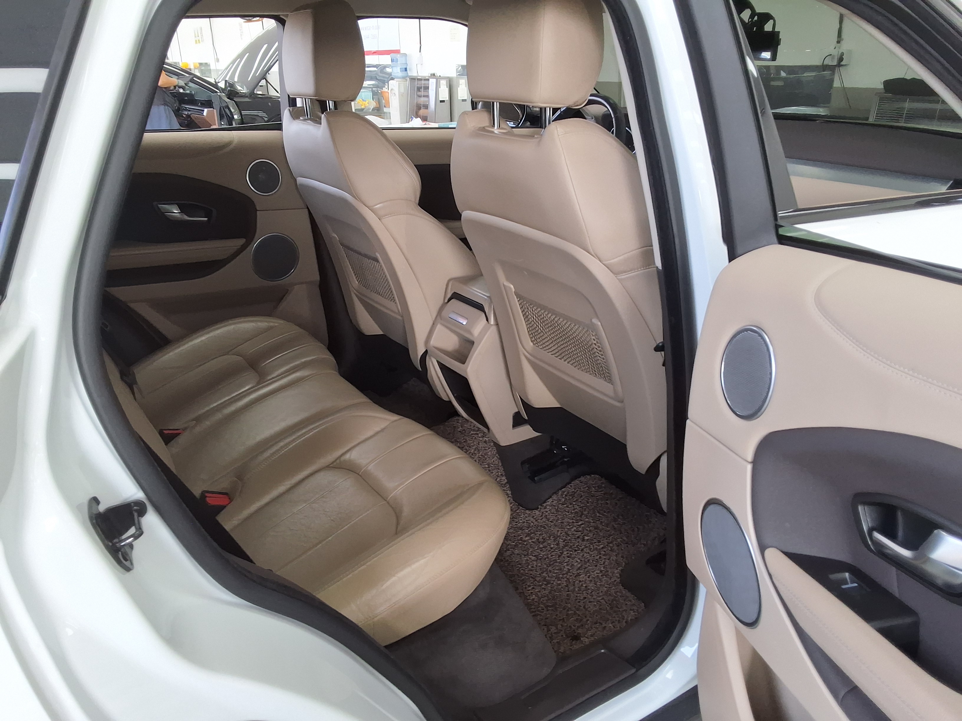 Land Rover Range Rover - 12