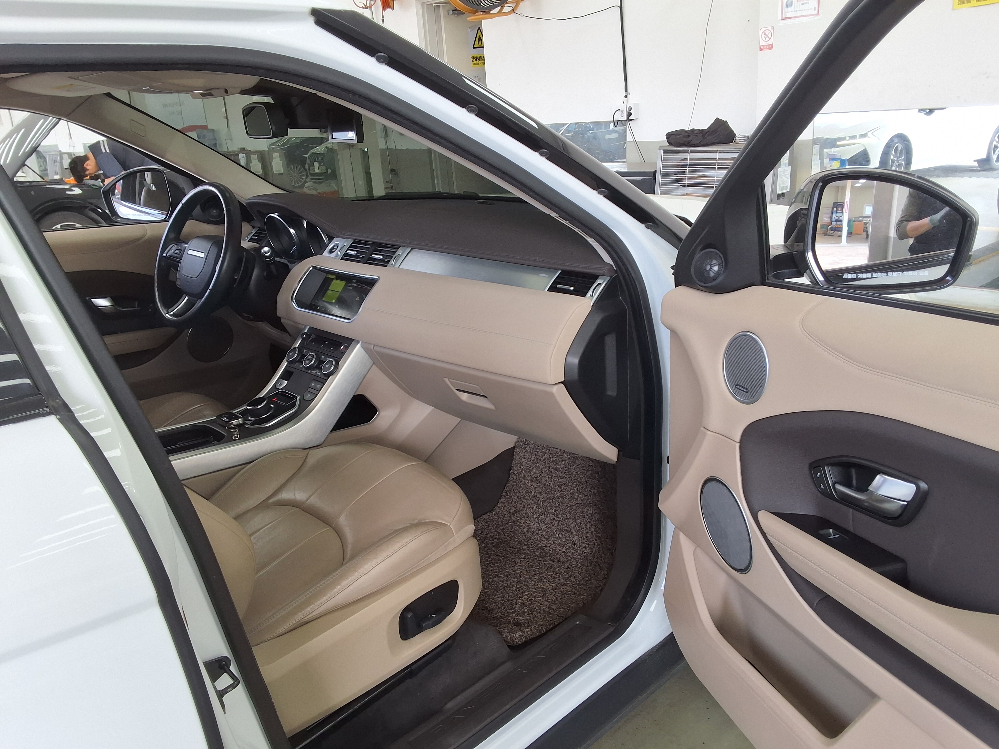 Land Rover Range Rover - 13