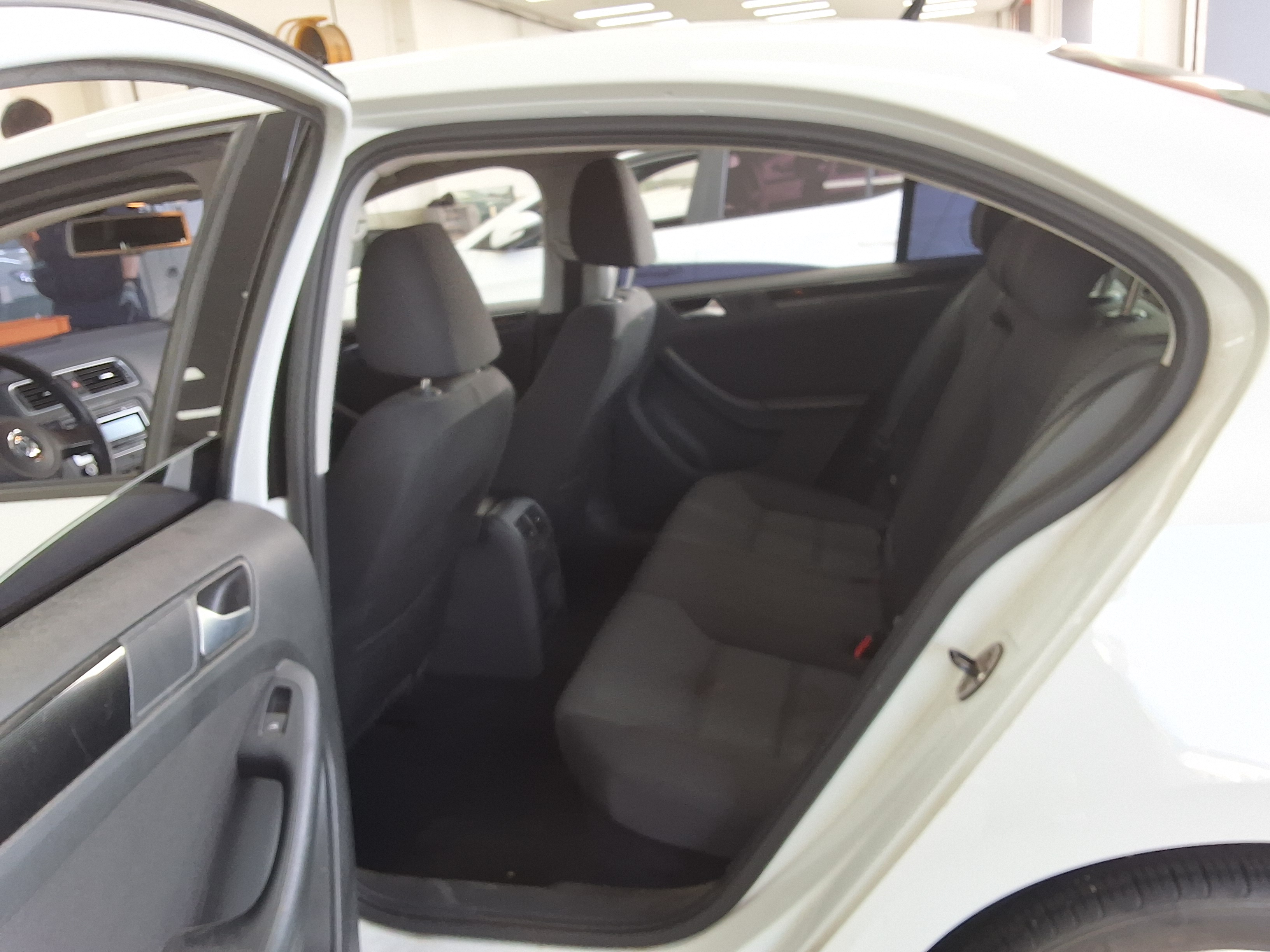 Volkswagen Jetta 2014 - Image 11