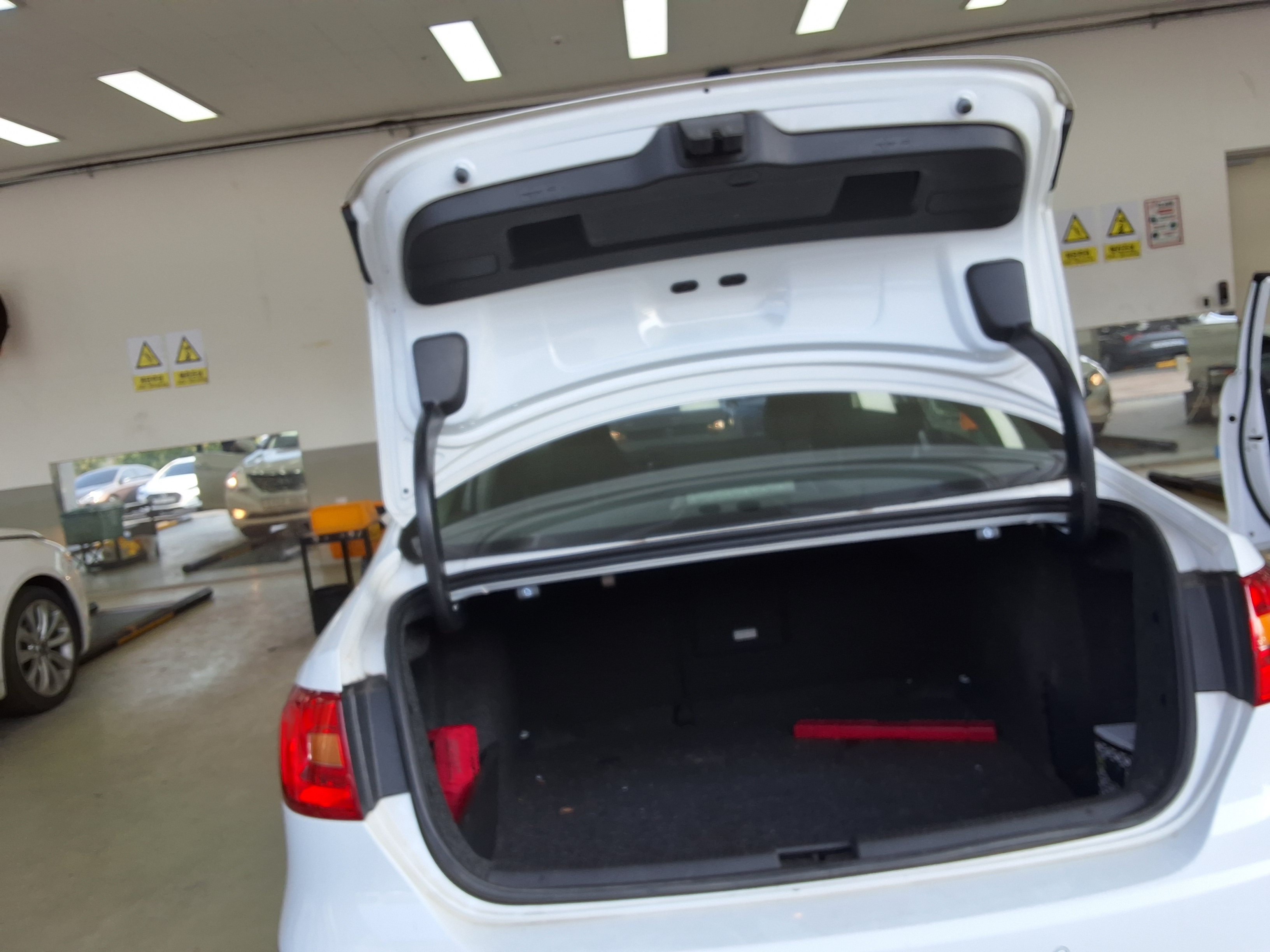 Volkswagen Jetta 2014 - Image 14