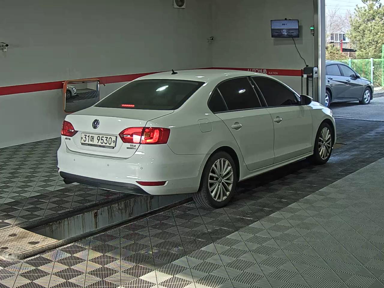 Volkswagen Jetta 2014 - Image 4