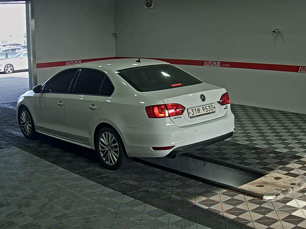 Volkswagen Jetta 2014 - Image 5