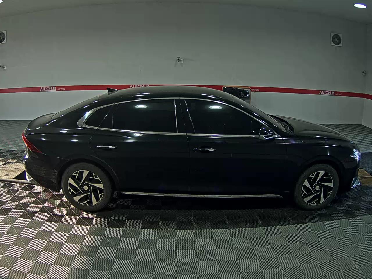 Hyundai Grandeur - 3