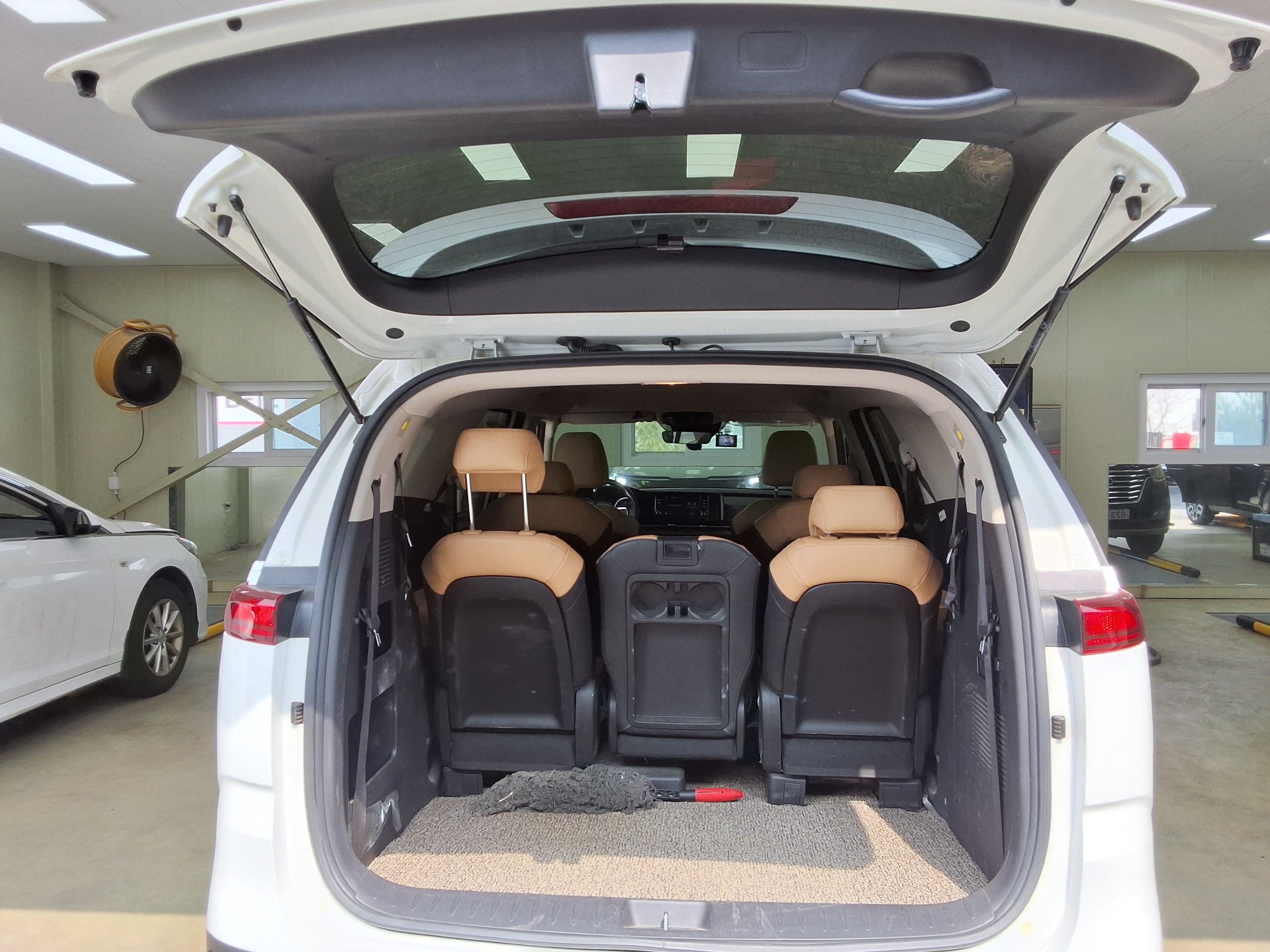 Kia SEDONA 2022 - Image 14