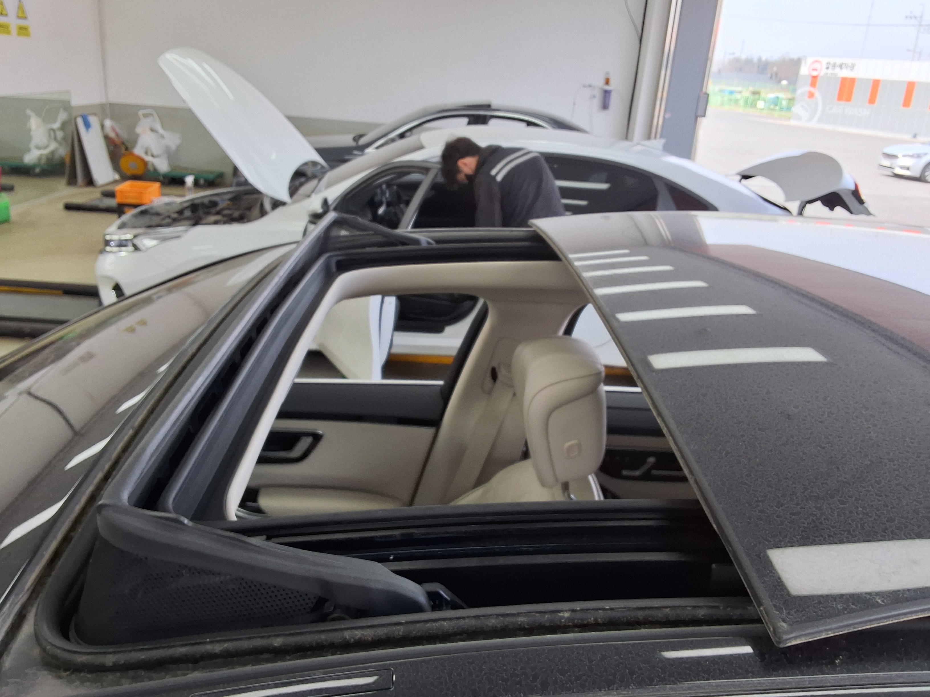 Mercedes-Benz S-Class - 21