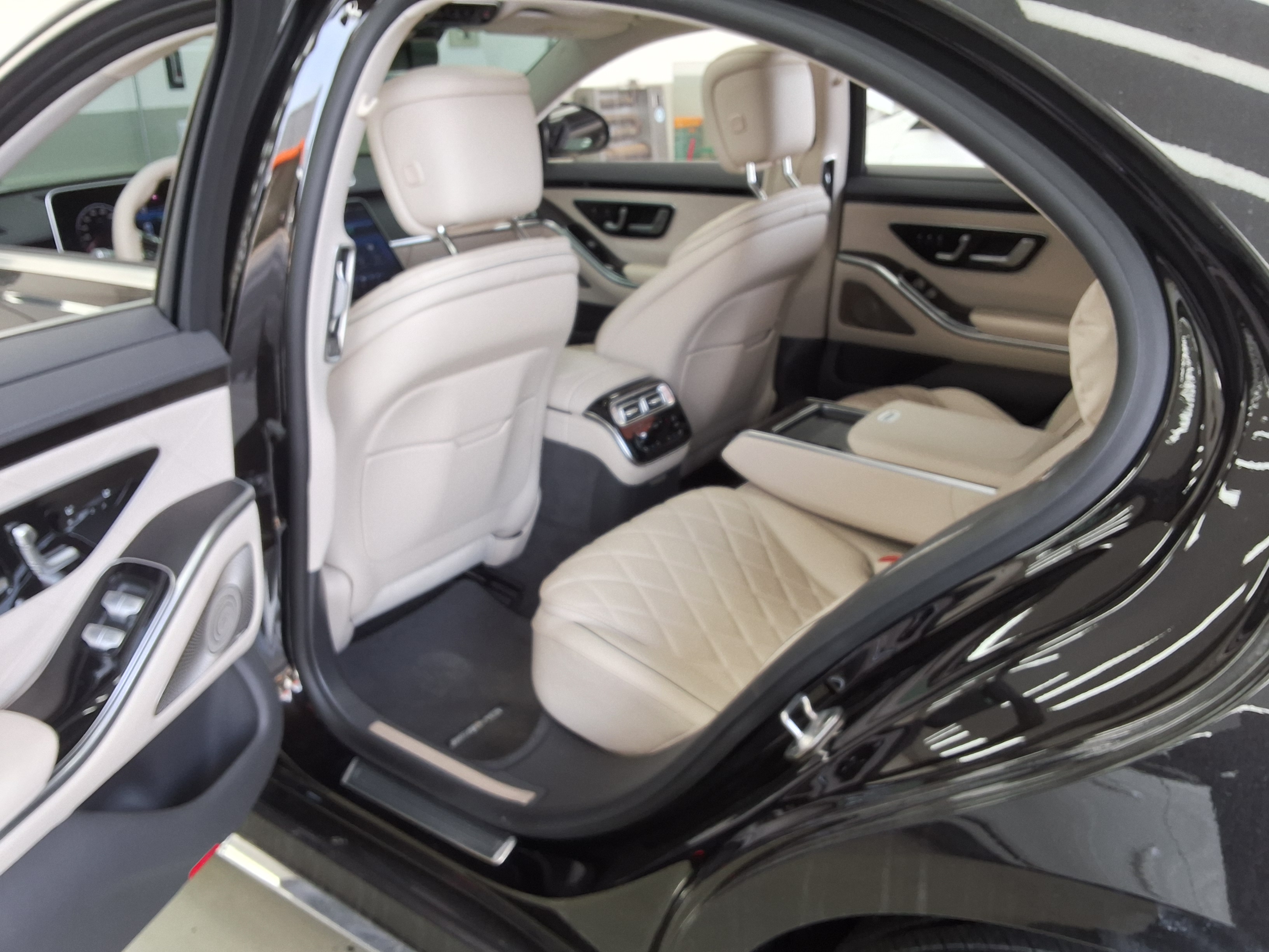 Mercedes-Benz S-Class - 11