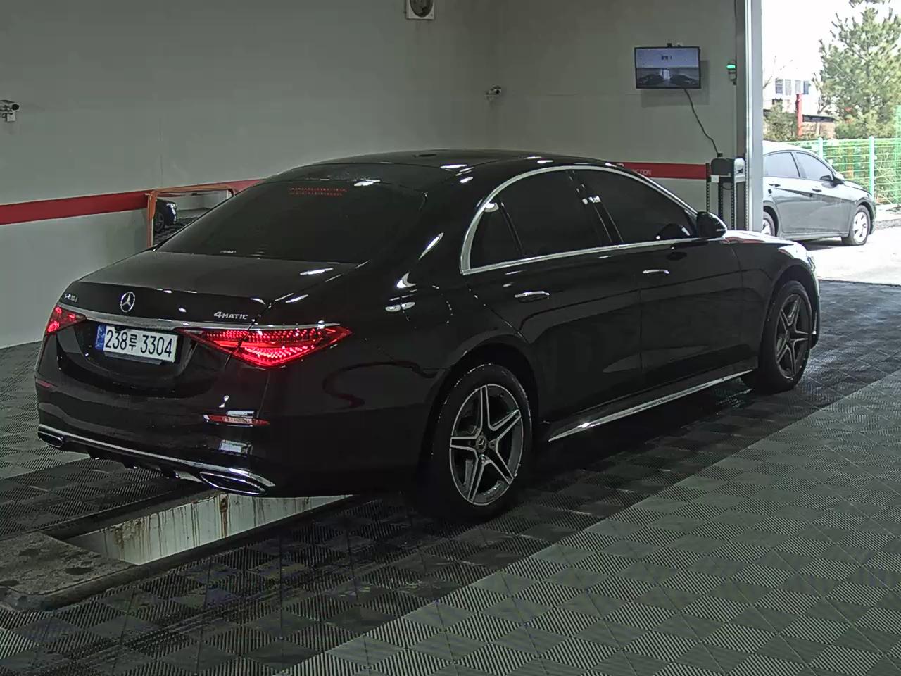 Mercedes-Benz S-Class - 4
