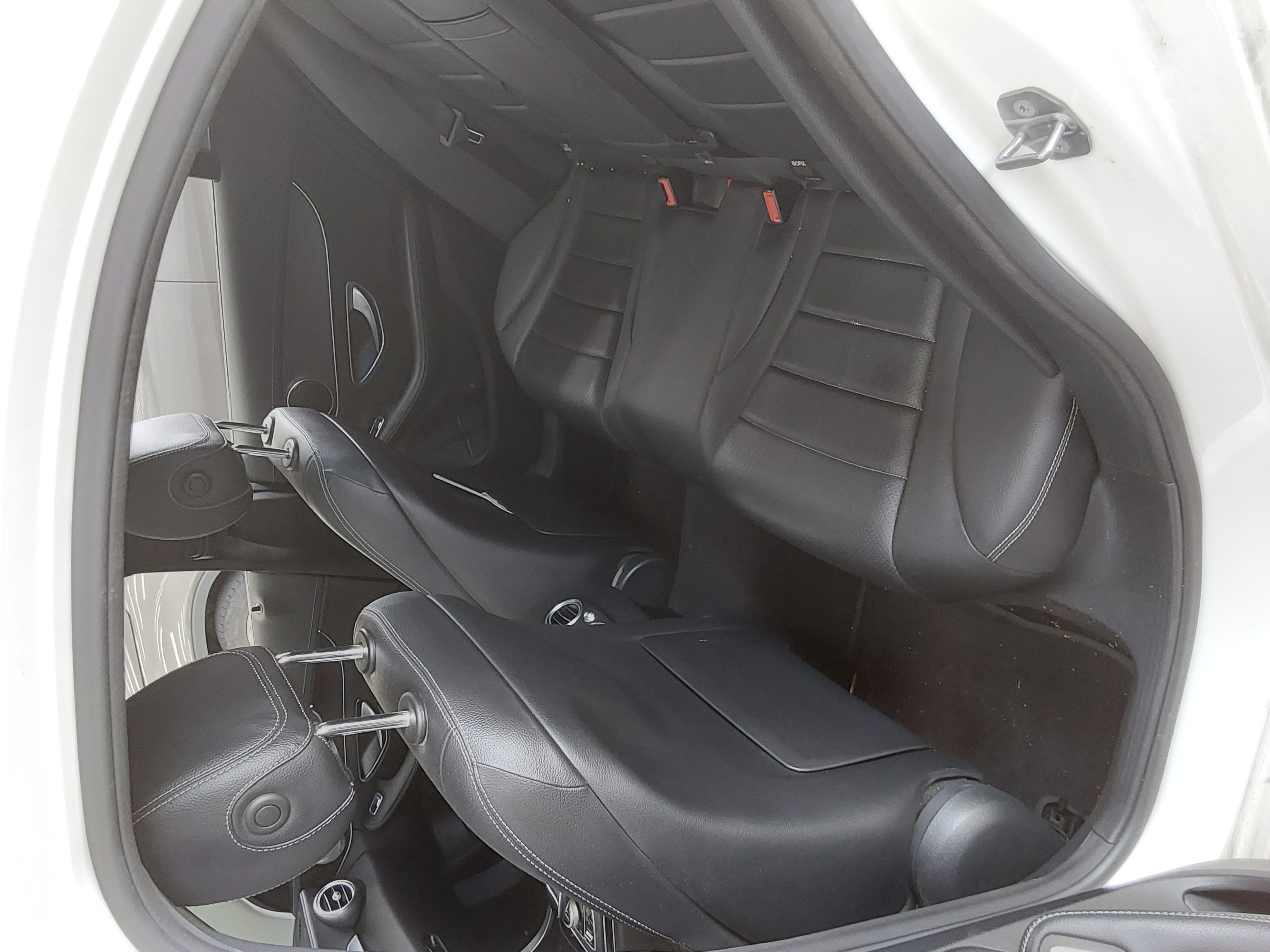 Mercedes-Benz C-Class - 11