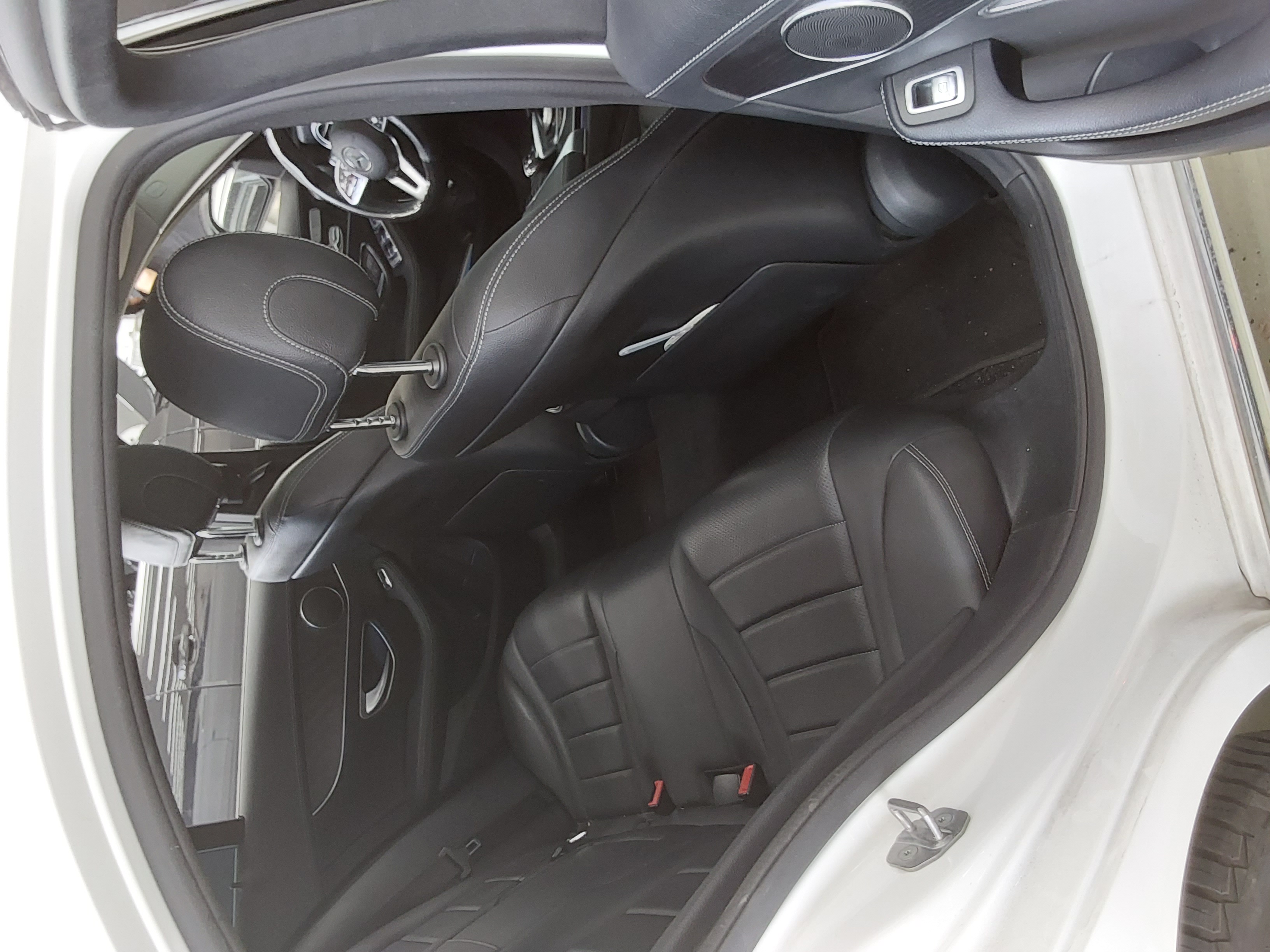 Mercedes-Benz C-Class - 12
