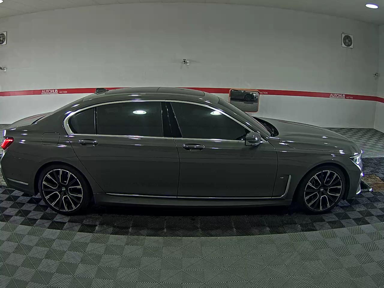 BMW 7 Series 2022 - Image 3