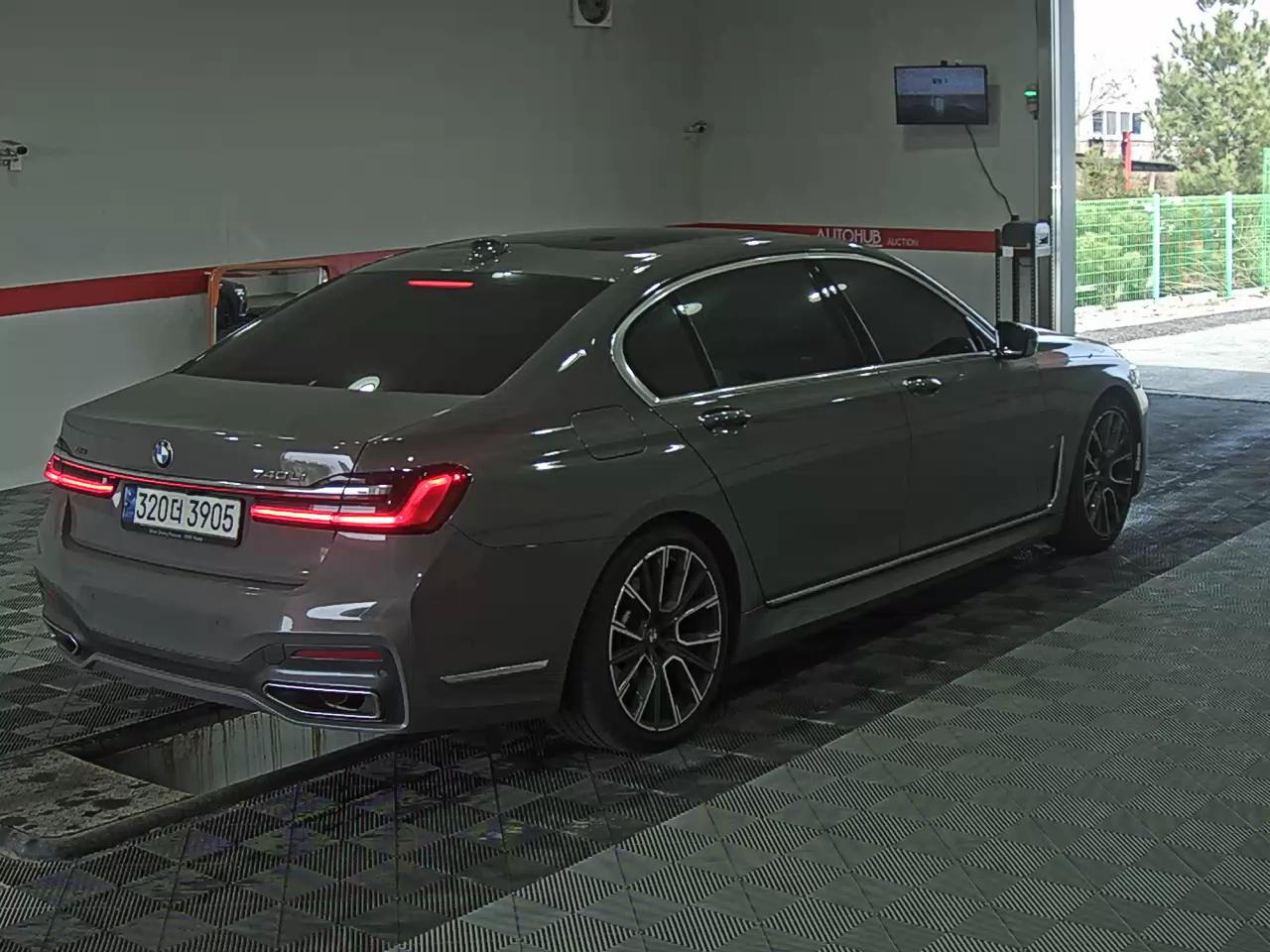 BMW 7 Series 2022 - Image 4