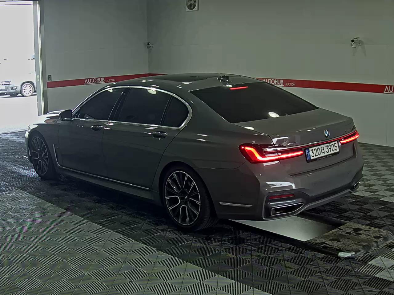 BMW 7 Series 2022 - Image 5