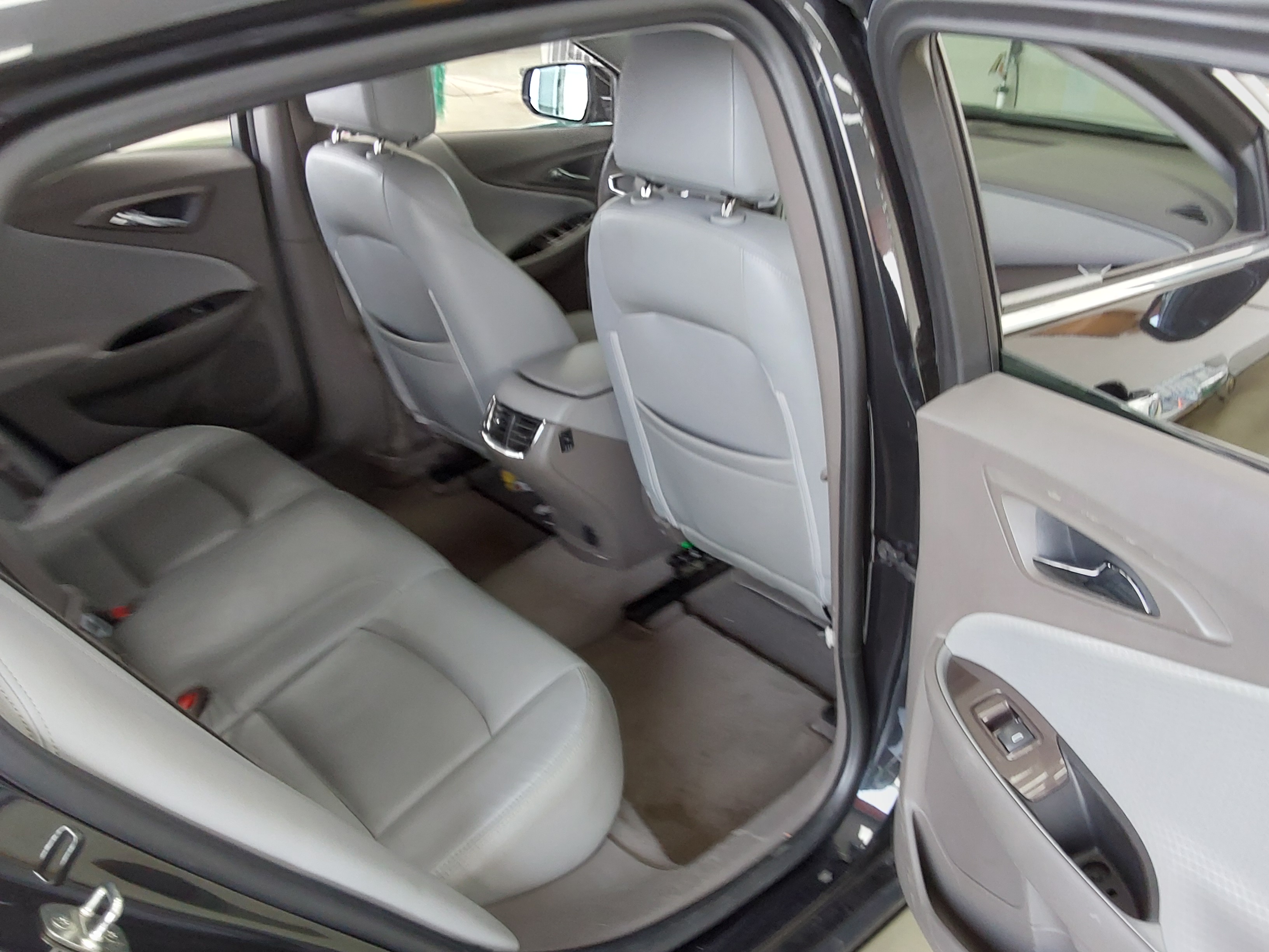 LEXUS LS - 12