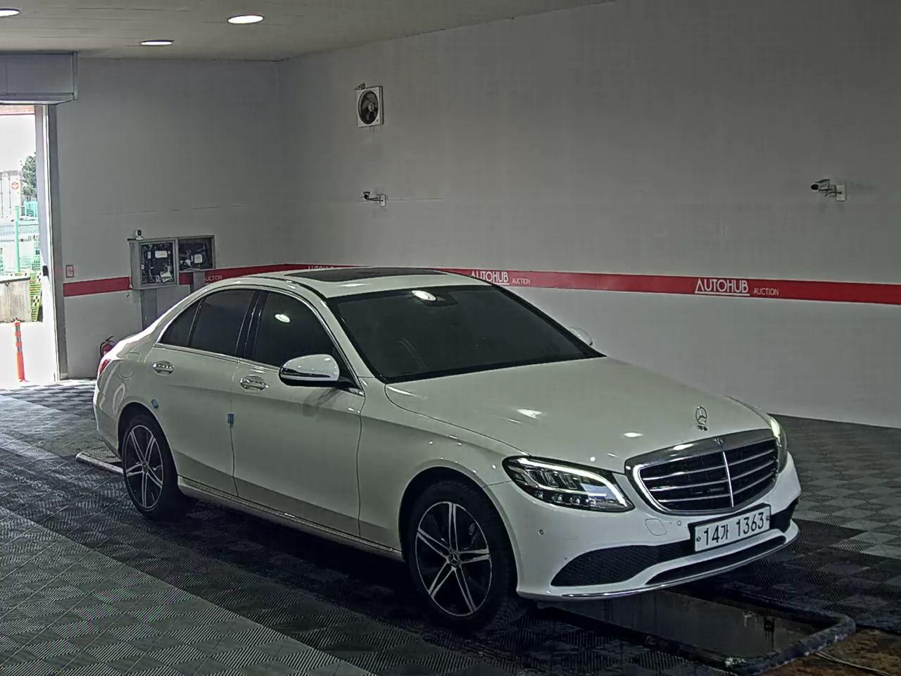 Mercedes-Benz C-Class - 2