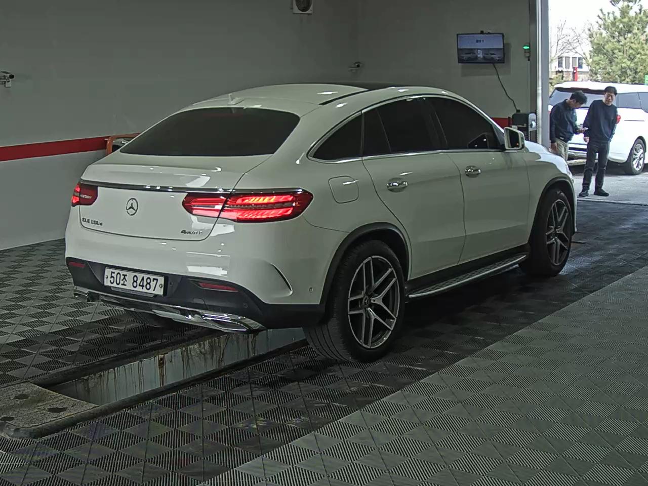 메르세데스-벤츠 GLE - 4