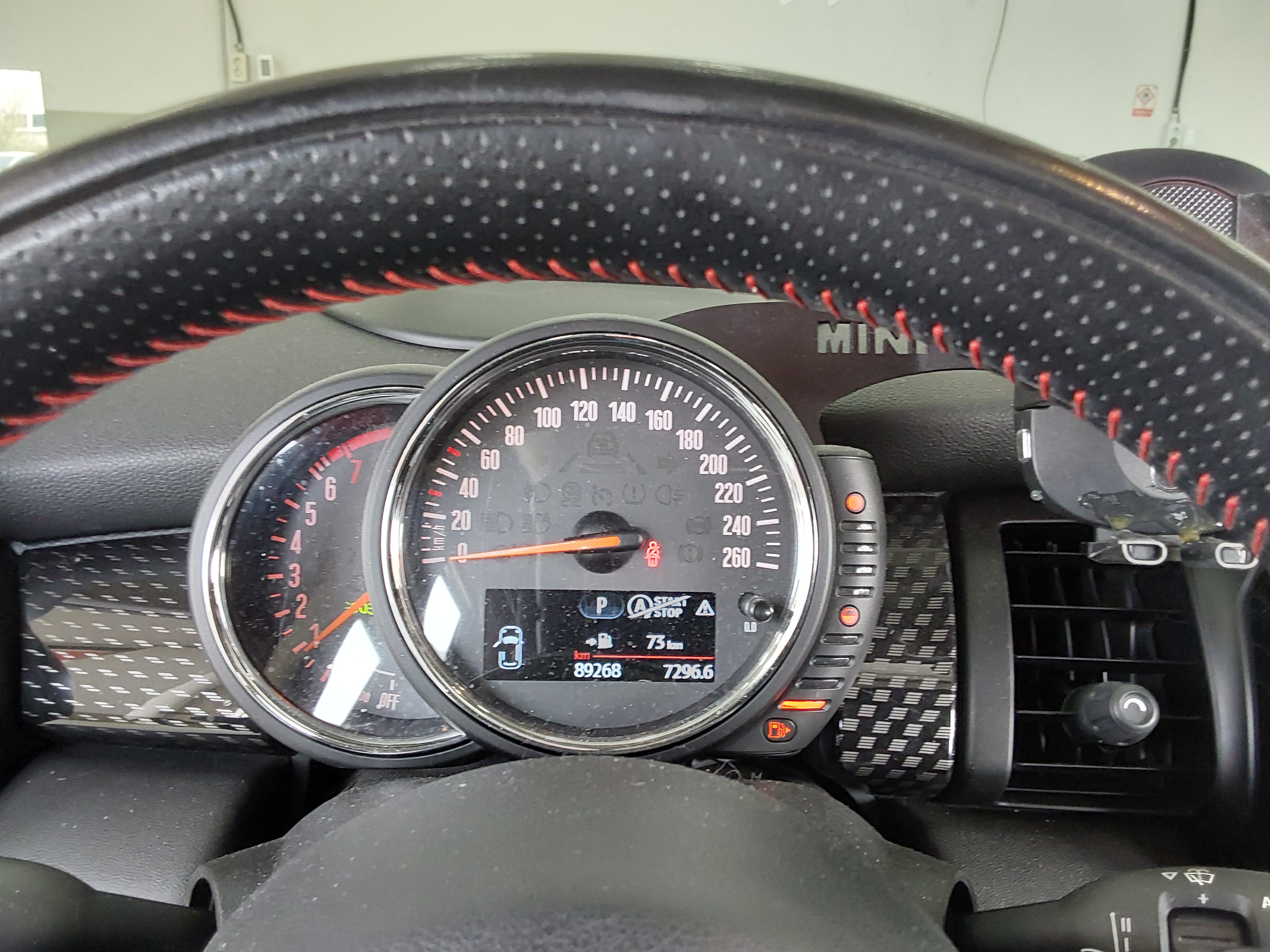BMW MINI 2018 - Image 8