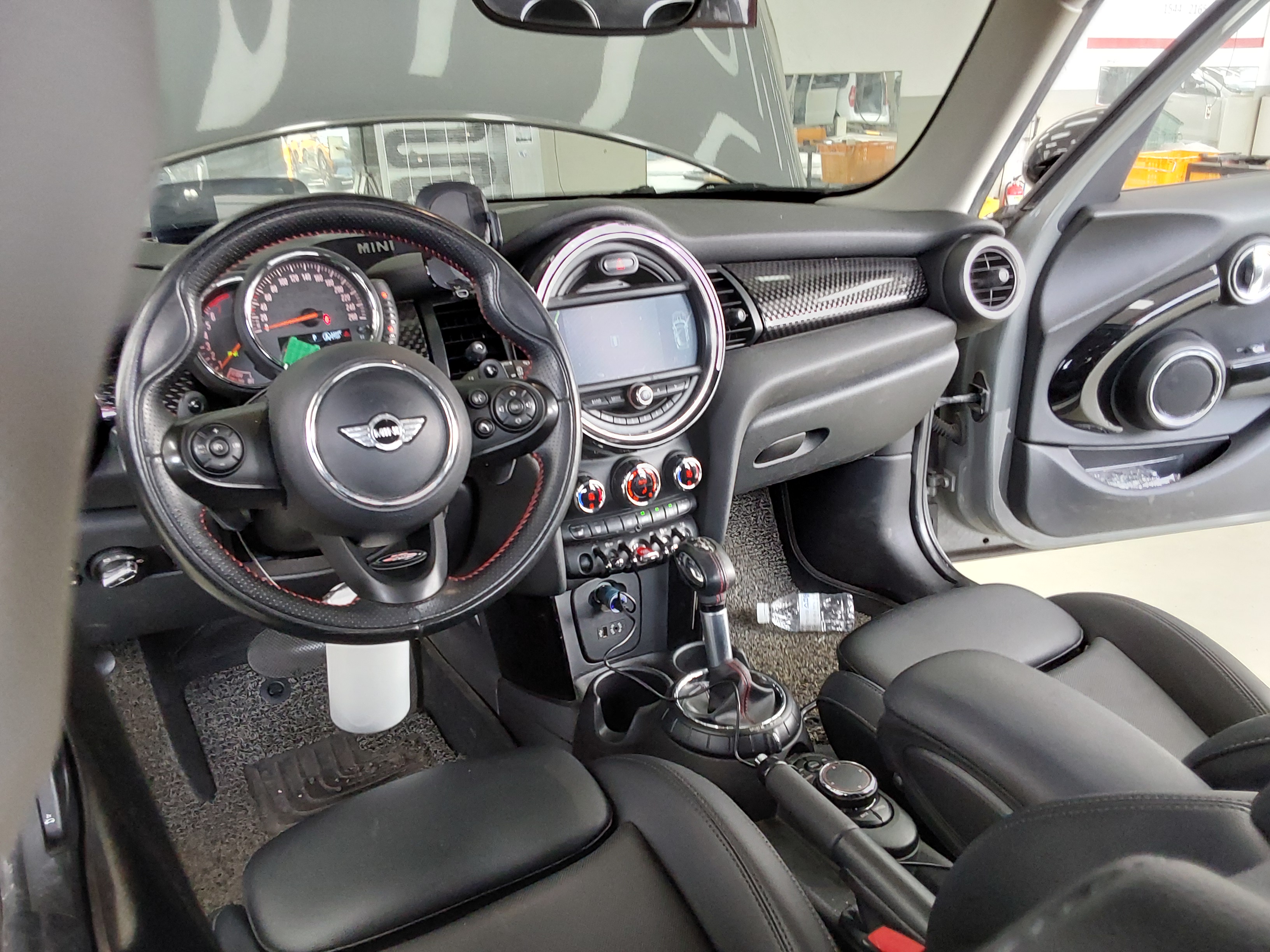 BMW MINI 2018 - Image 10