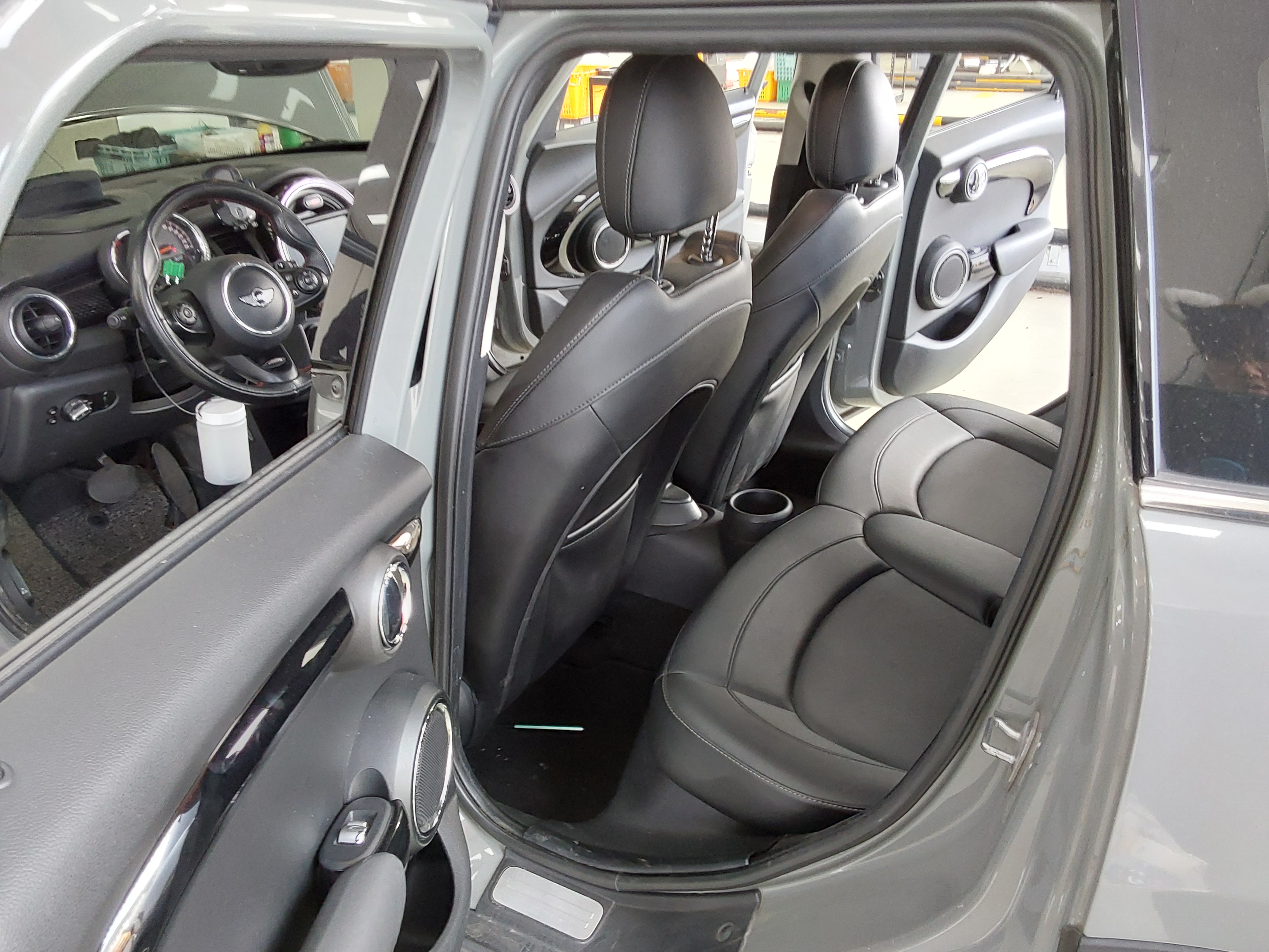 BMW MINI 2018 - Image 11
