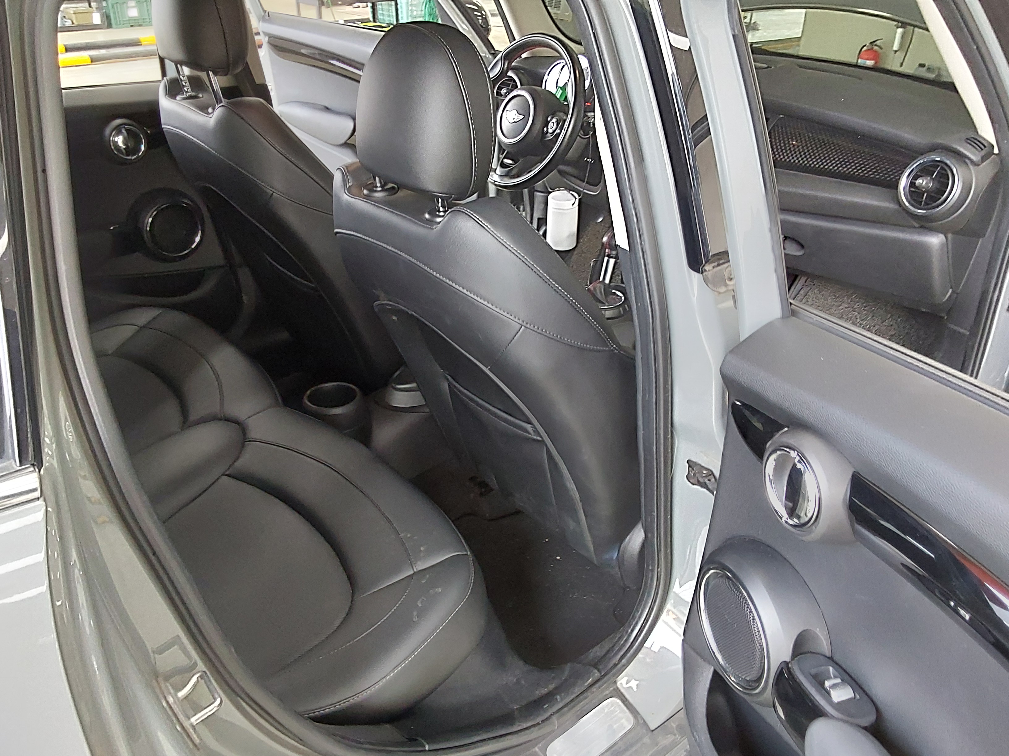 BMW MINI 2018 - Image 12