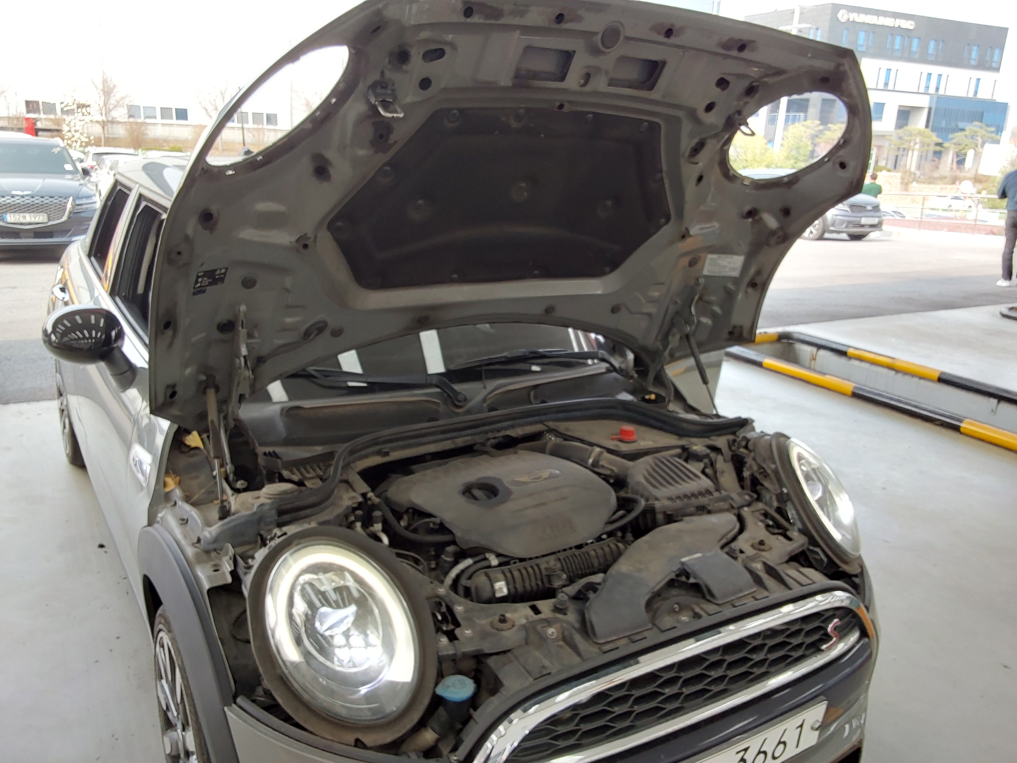 BMW MINI 2018 - Image 19