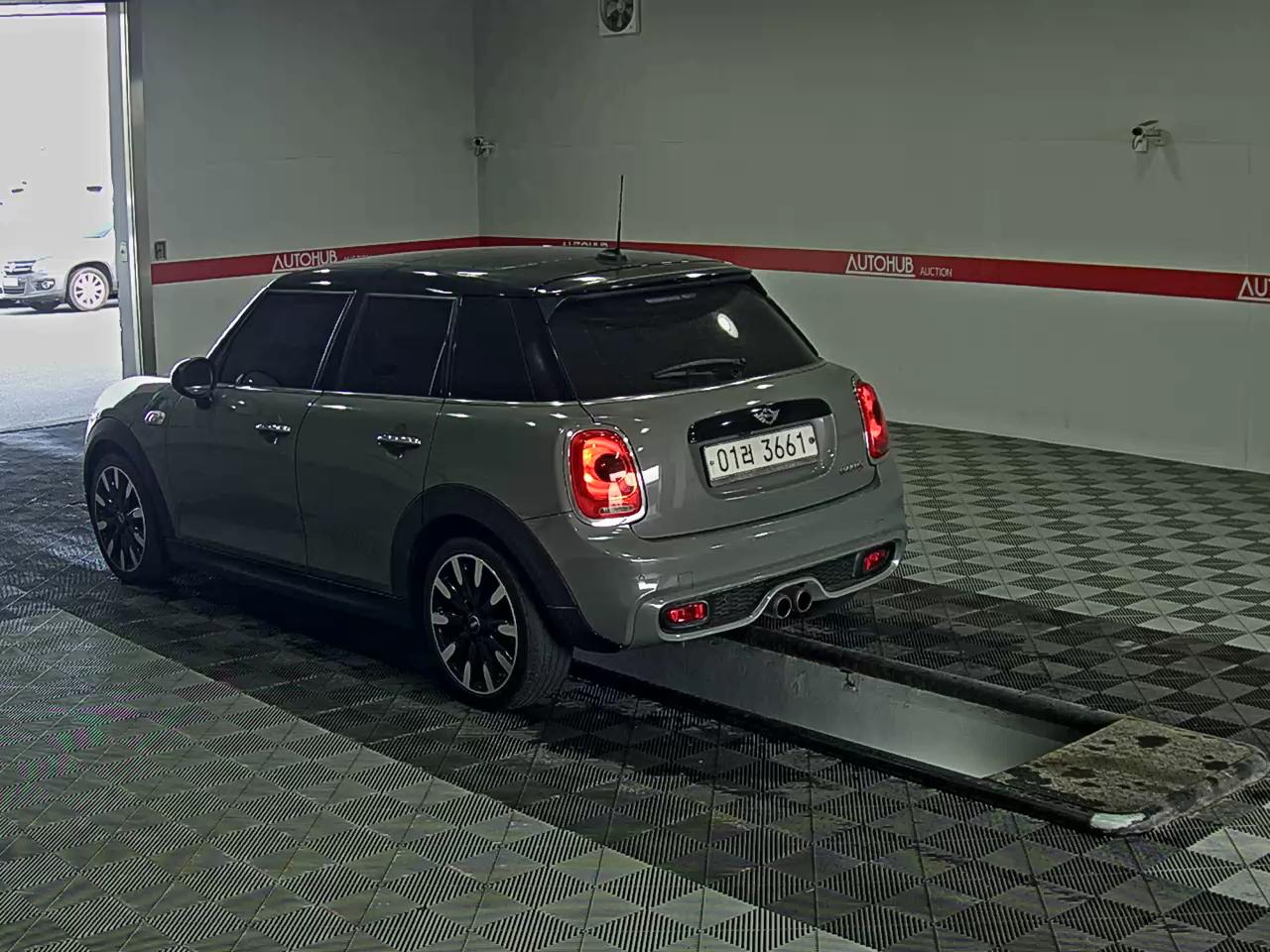 BMW MINI 2018 - Image 5