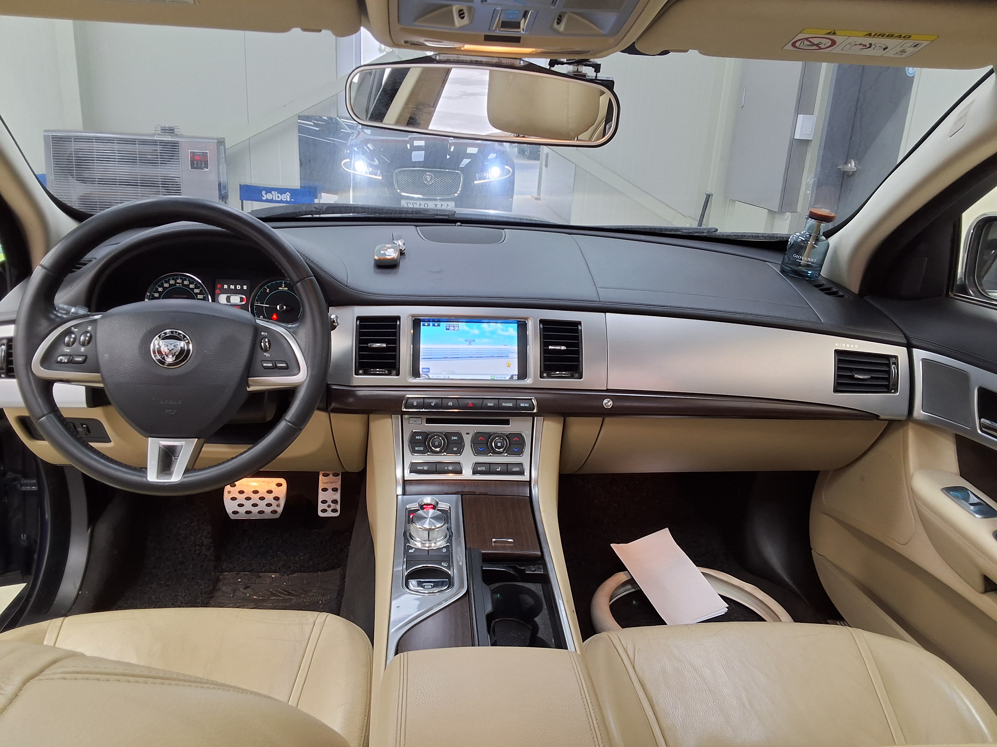 Jaguar Jaguar 2015 - Image 18