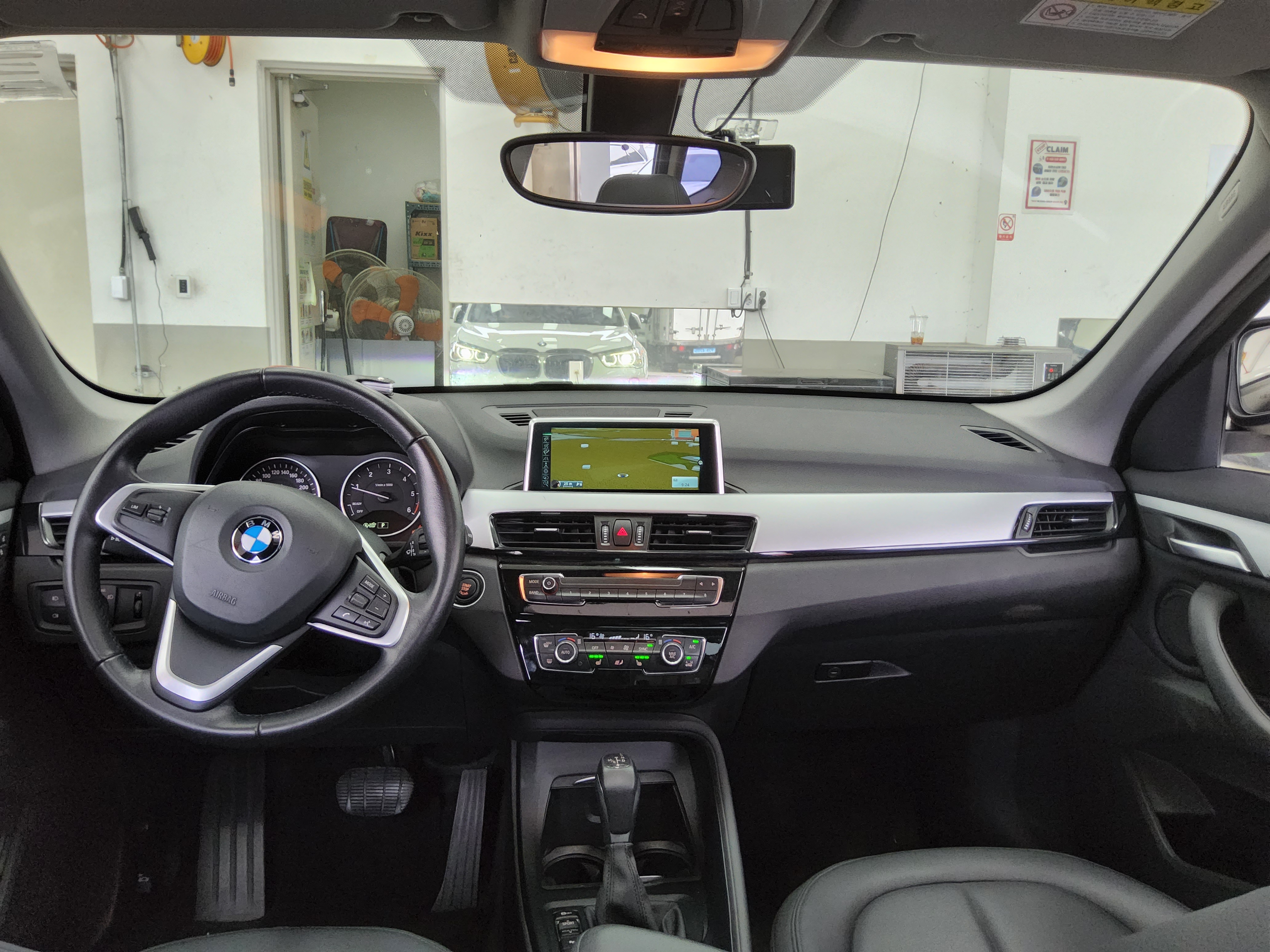 BMW X1 - 10