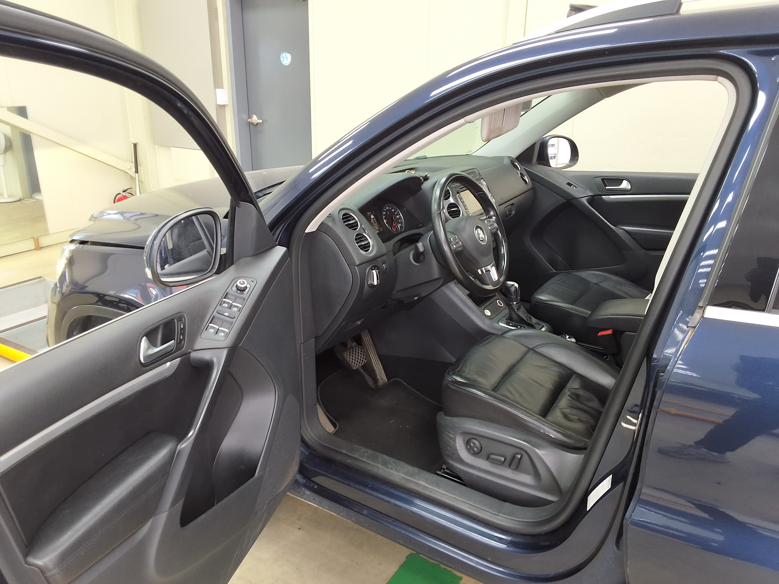 Volkswagen Tiguan - 9
