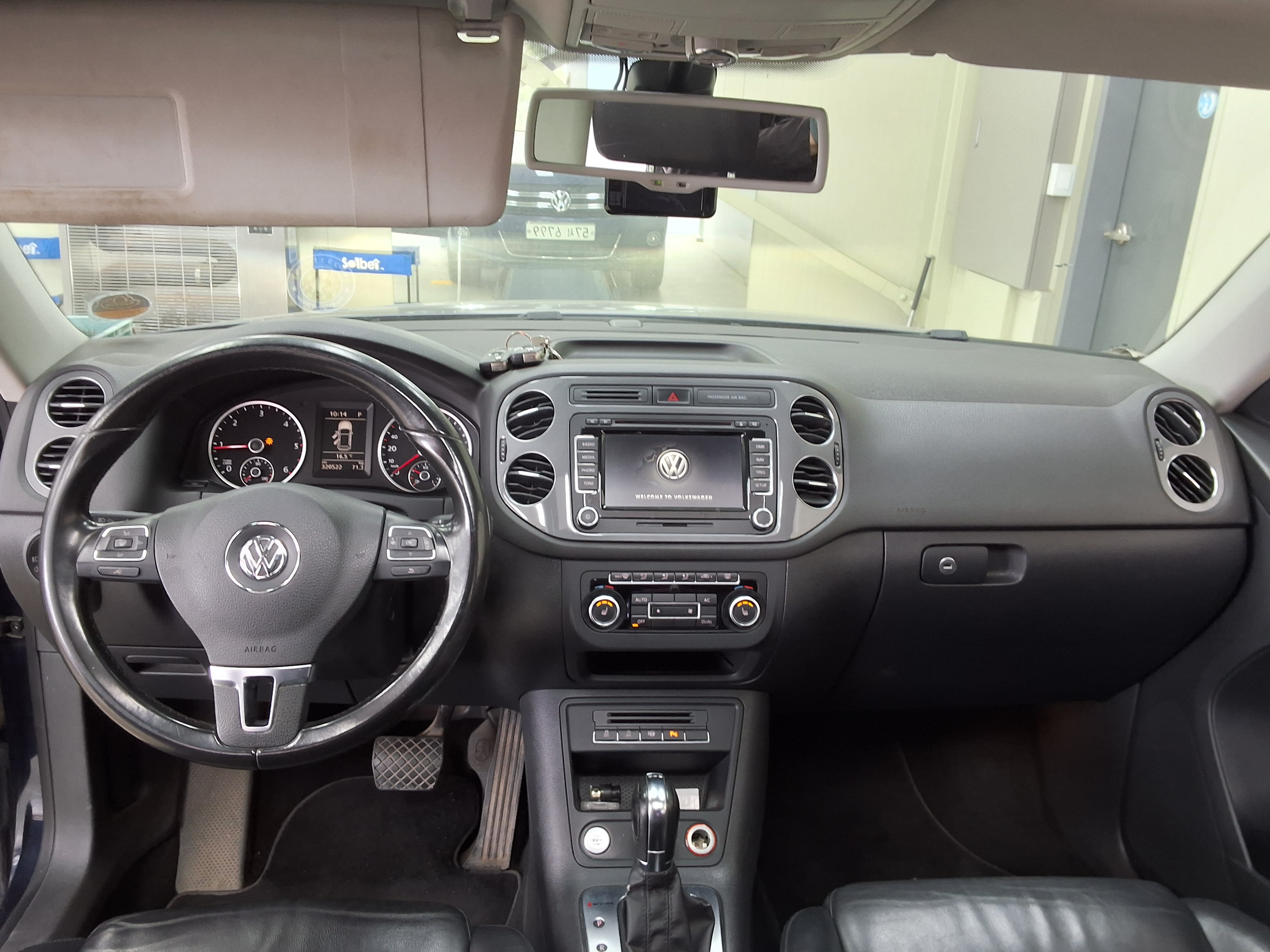 Volkswagen Tiguan - 19