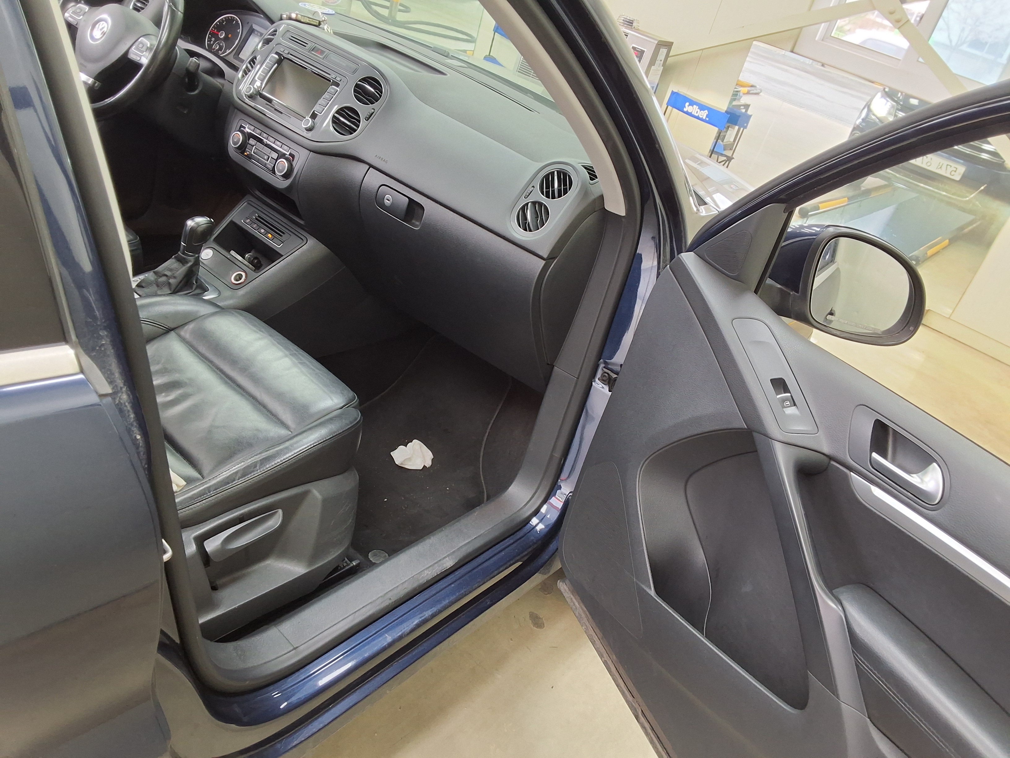 Volkswagen Tiguan - 13
