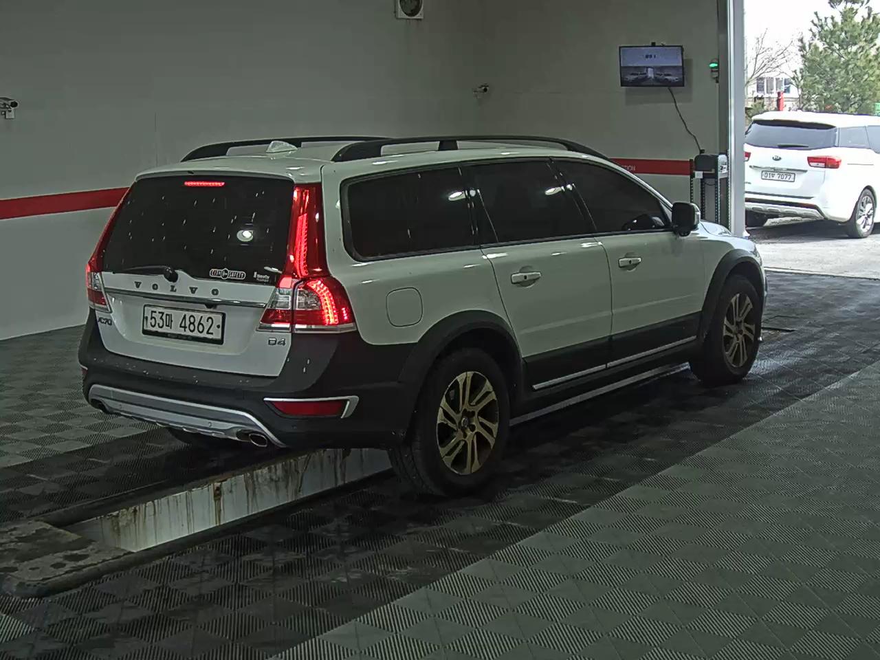 VOLVO 볼보 - 4