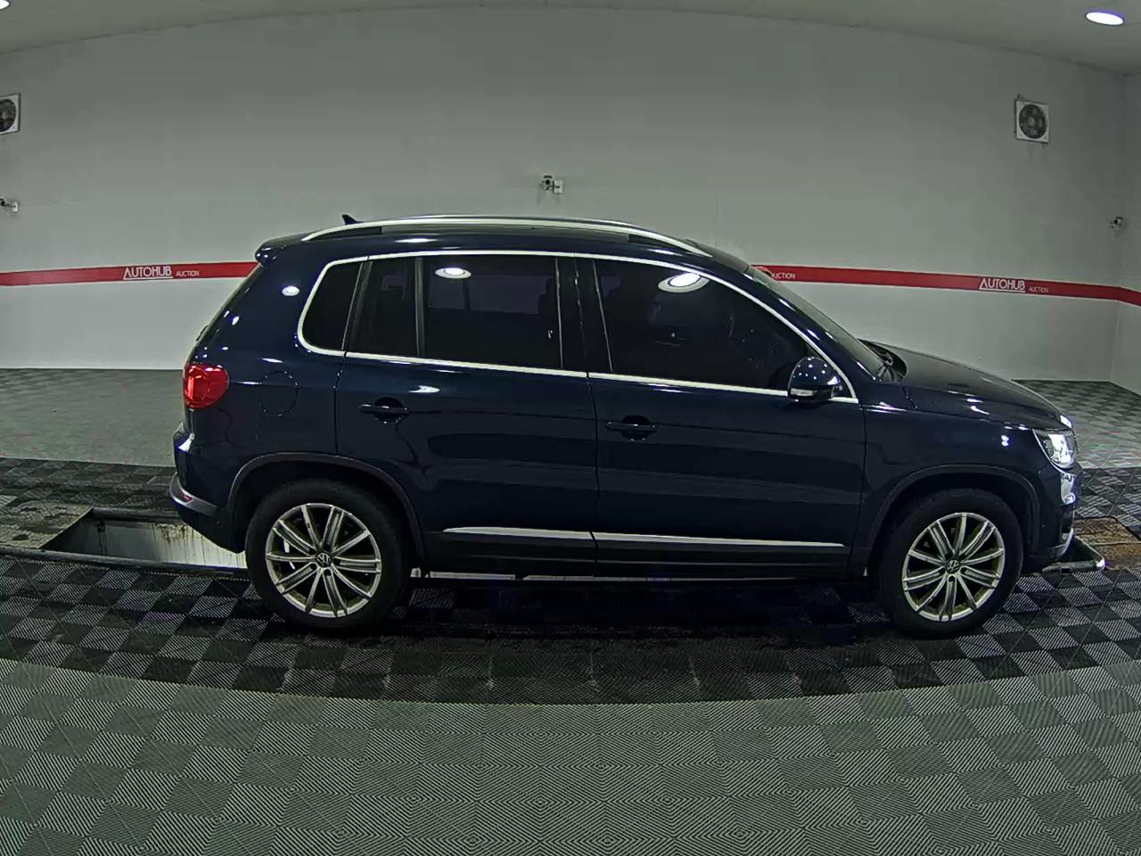 Volkswagen Tiguan - 3