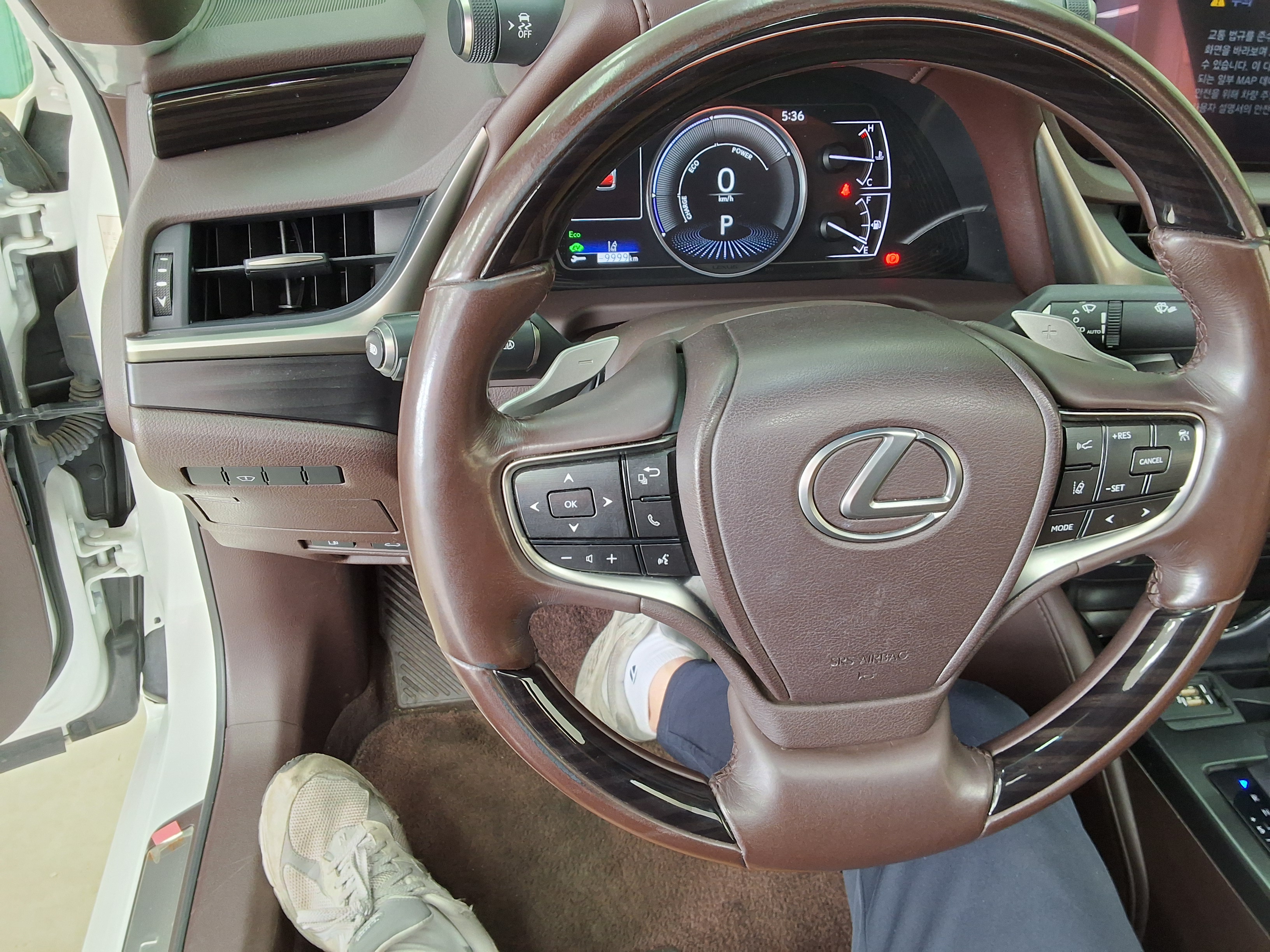 LEXUS ES - 16