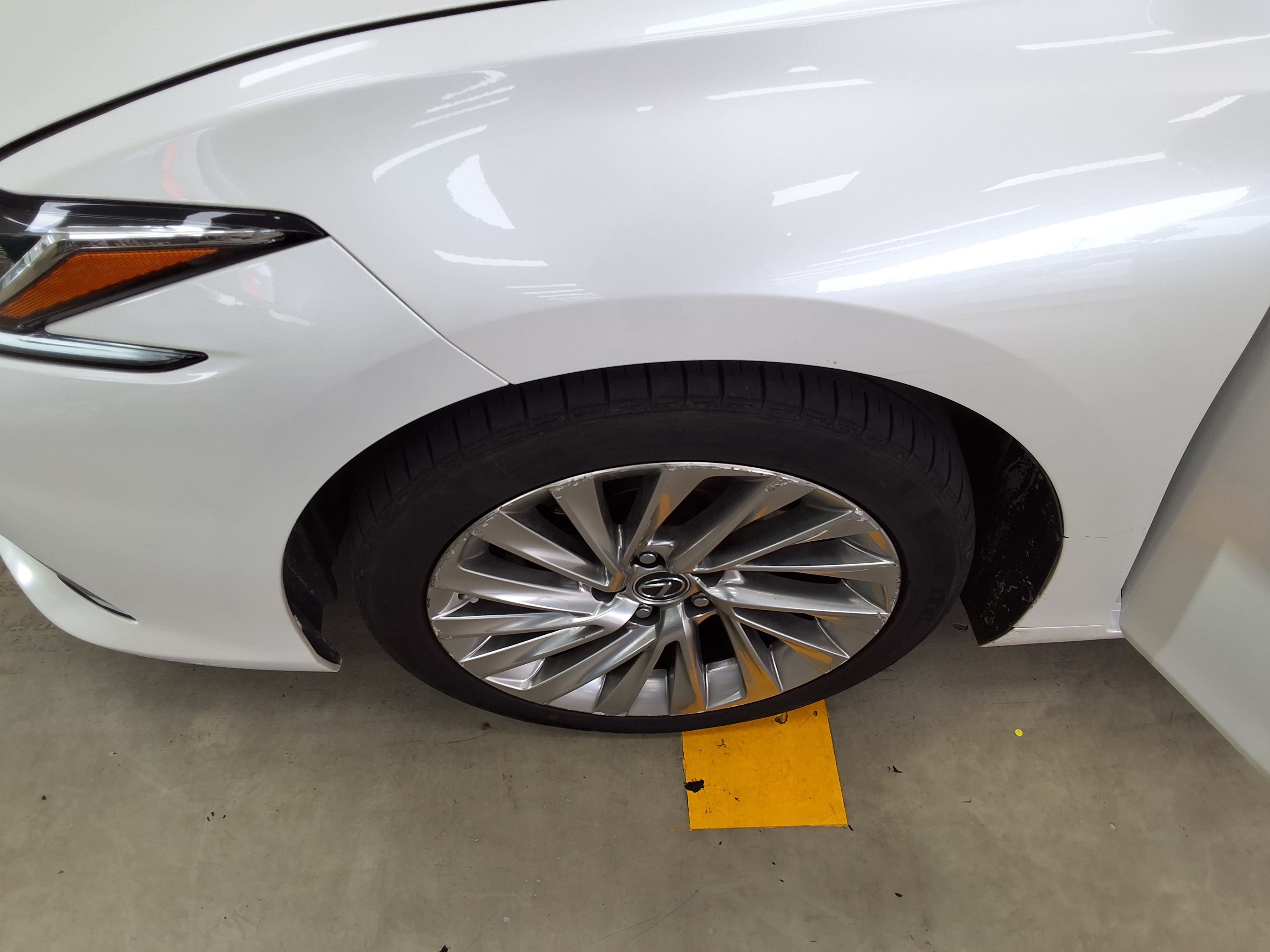 LEXUS ES - 21