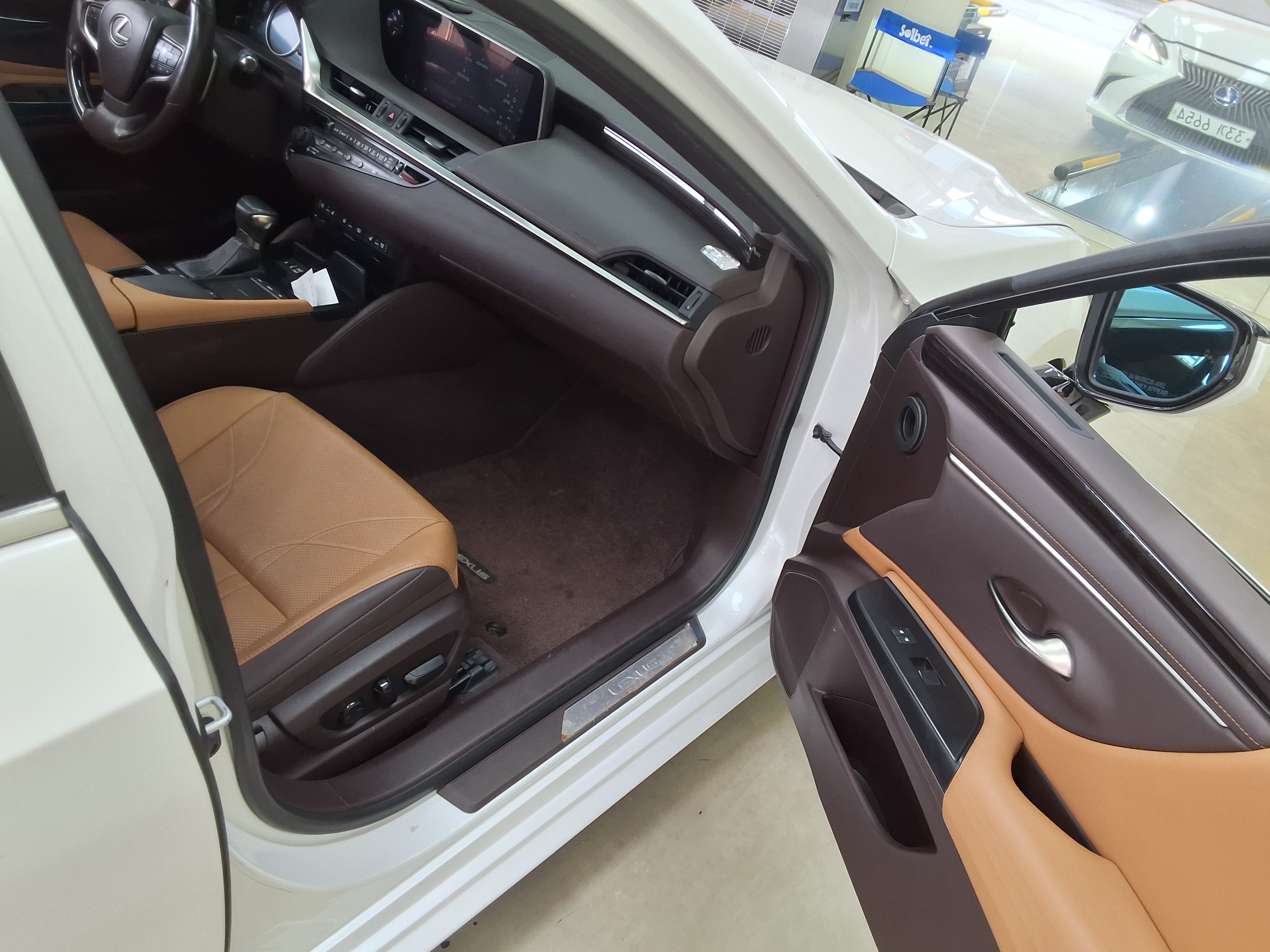 LEXUS ES - 13