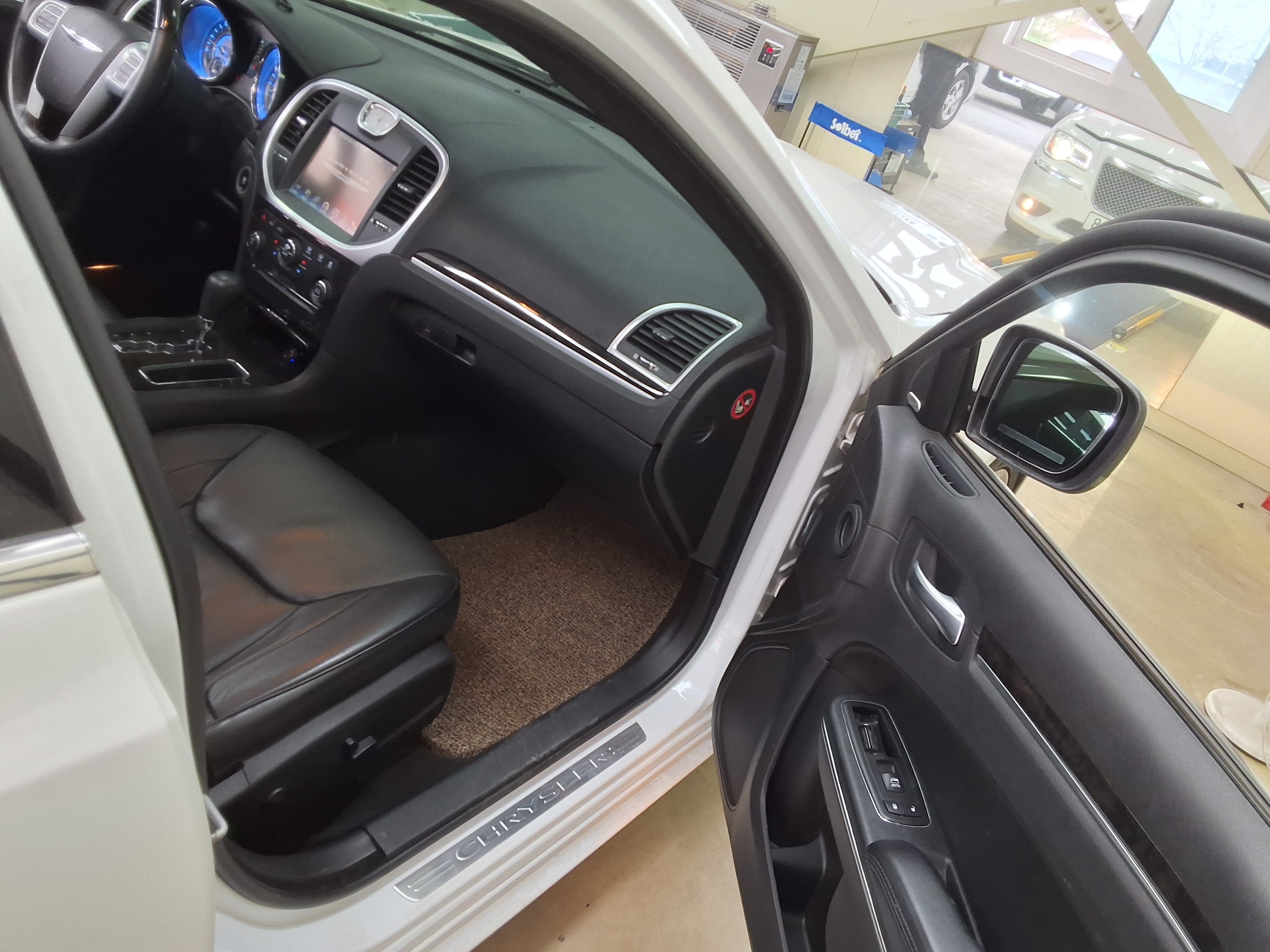 Chrysler 300C - 13