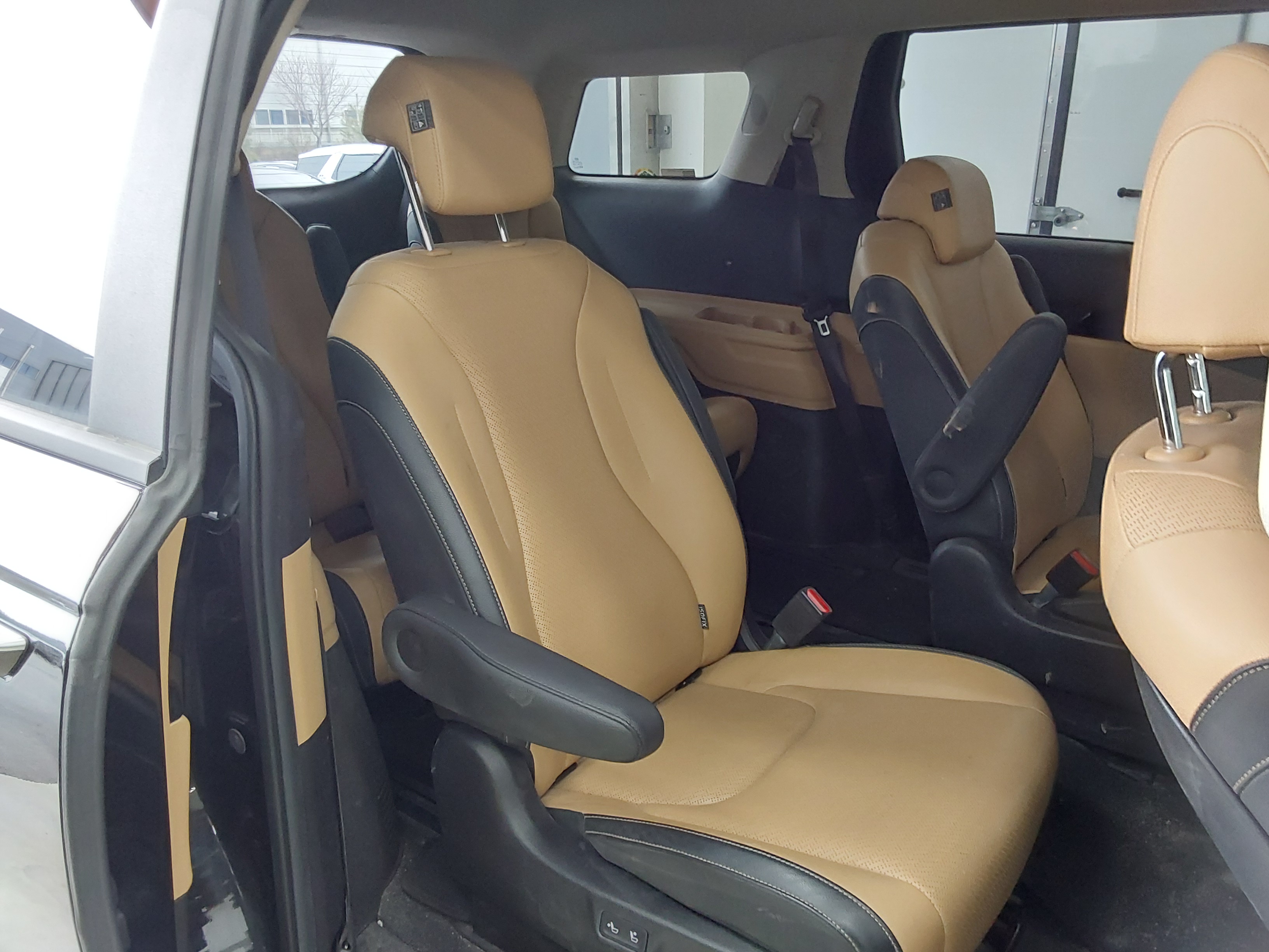 Kia Carnival 2021 - Image 12