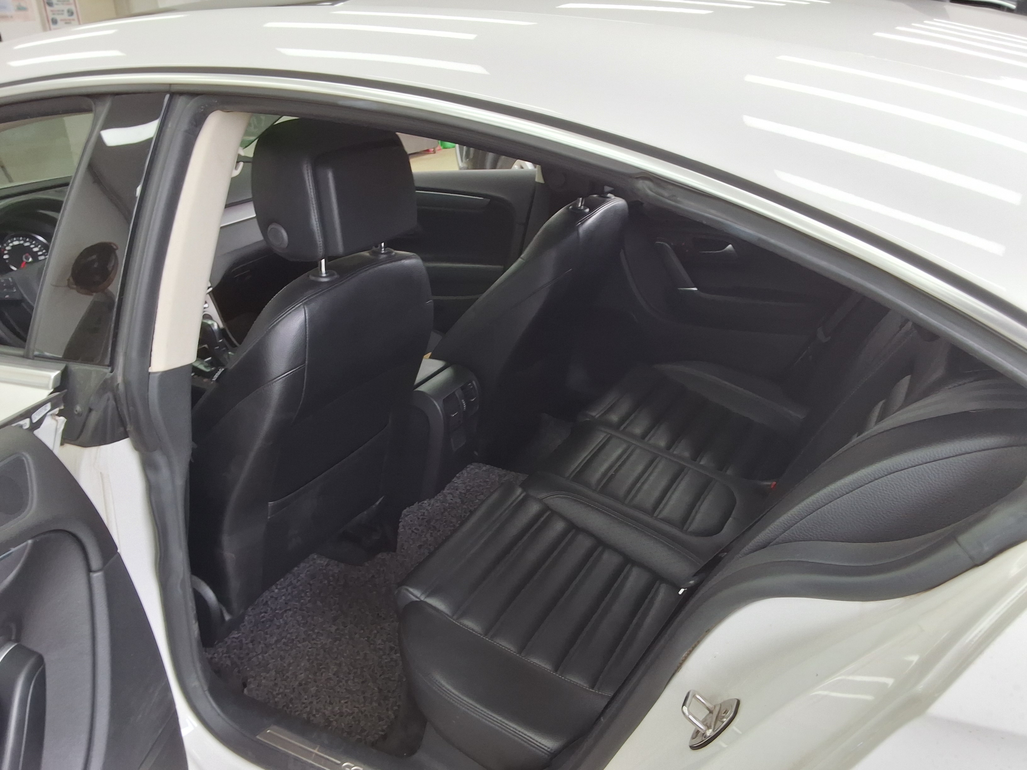 Volkswagen CC - 11