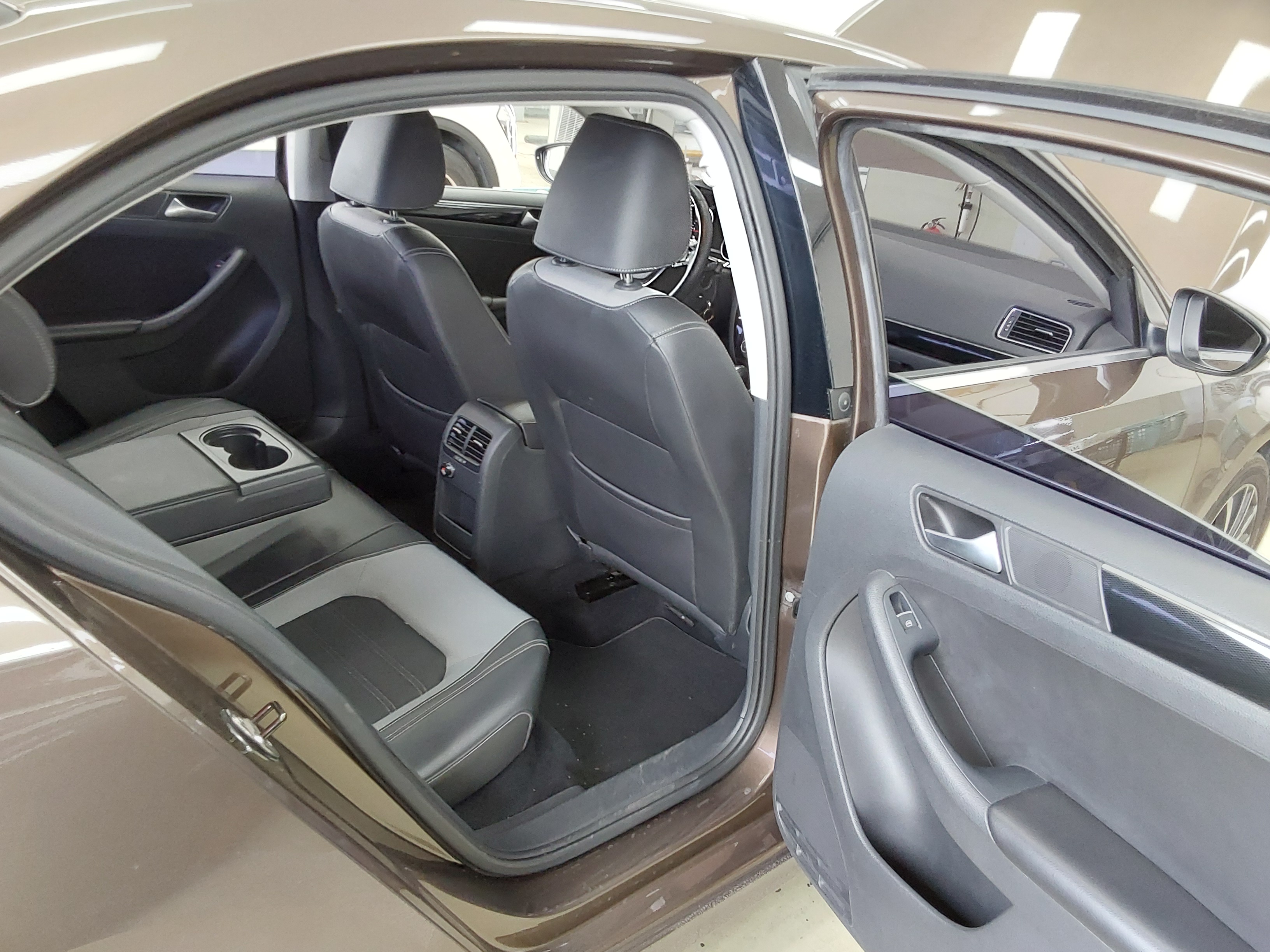 Volkswagen Jetta - 12