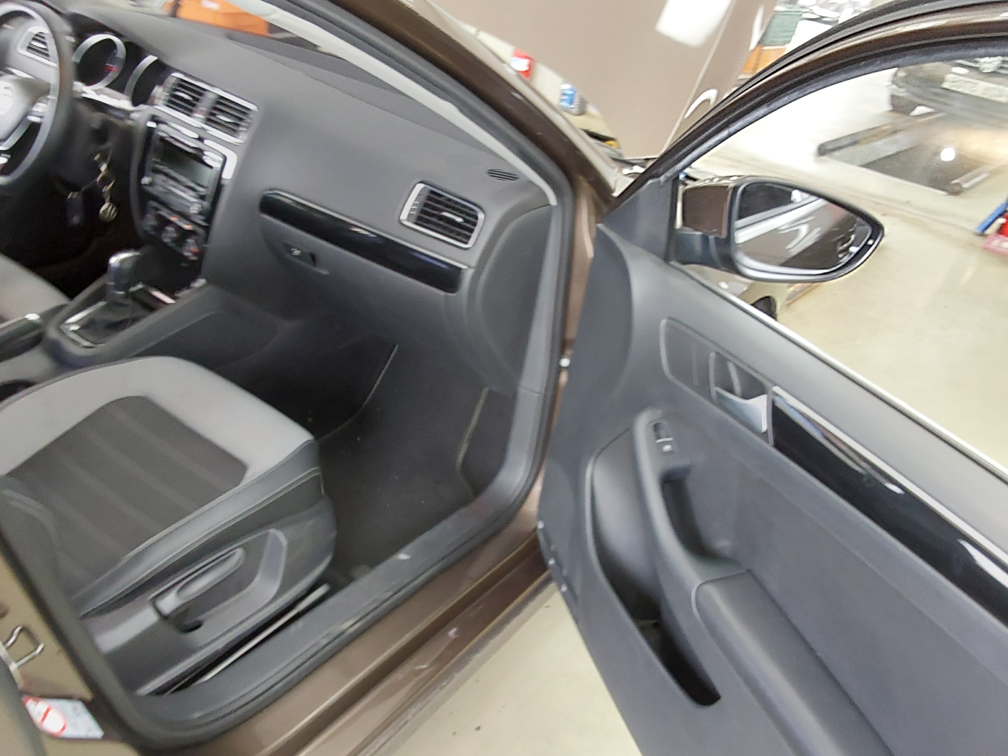 Volkswagen Jetta - 13
