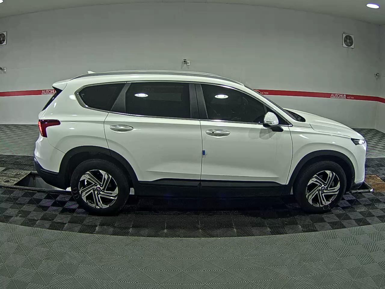 Hyundai Santa Fe 2021 - Image 3
