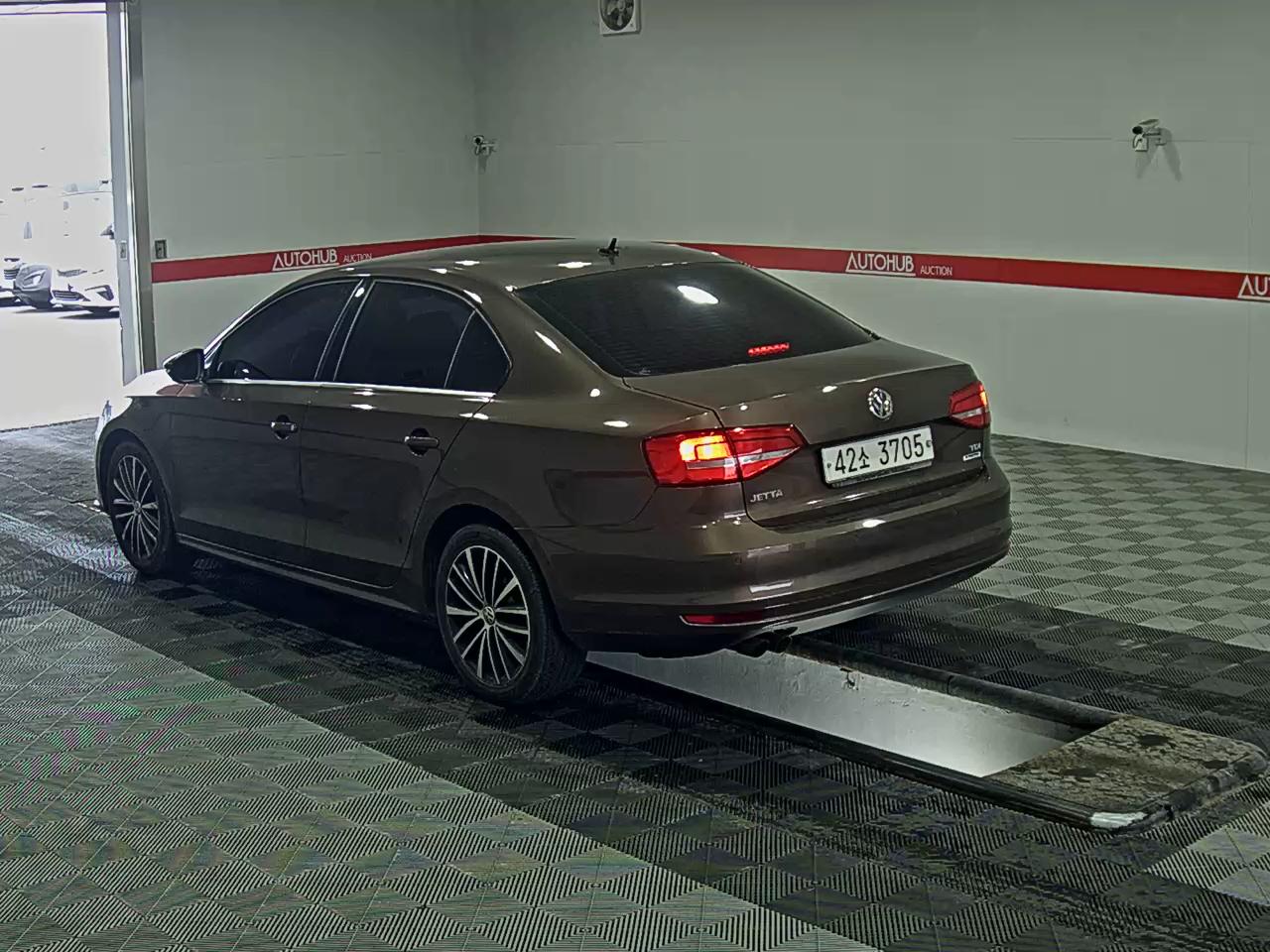 Volkswagen Jetta - 5