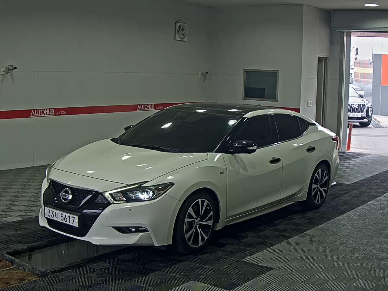 Nissan Maxima